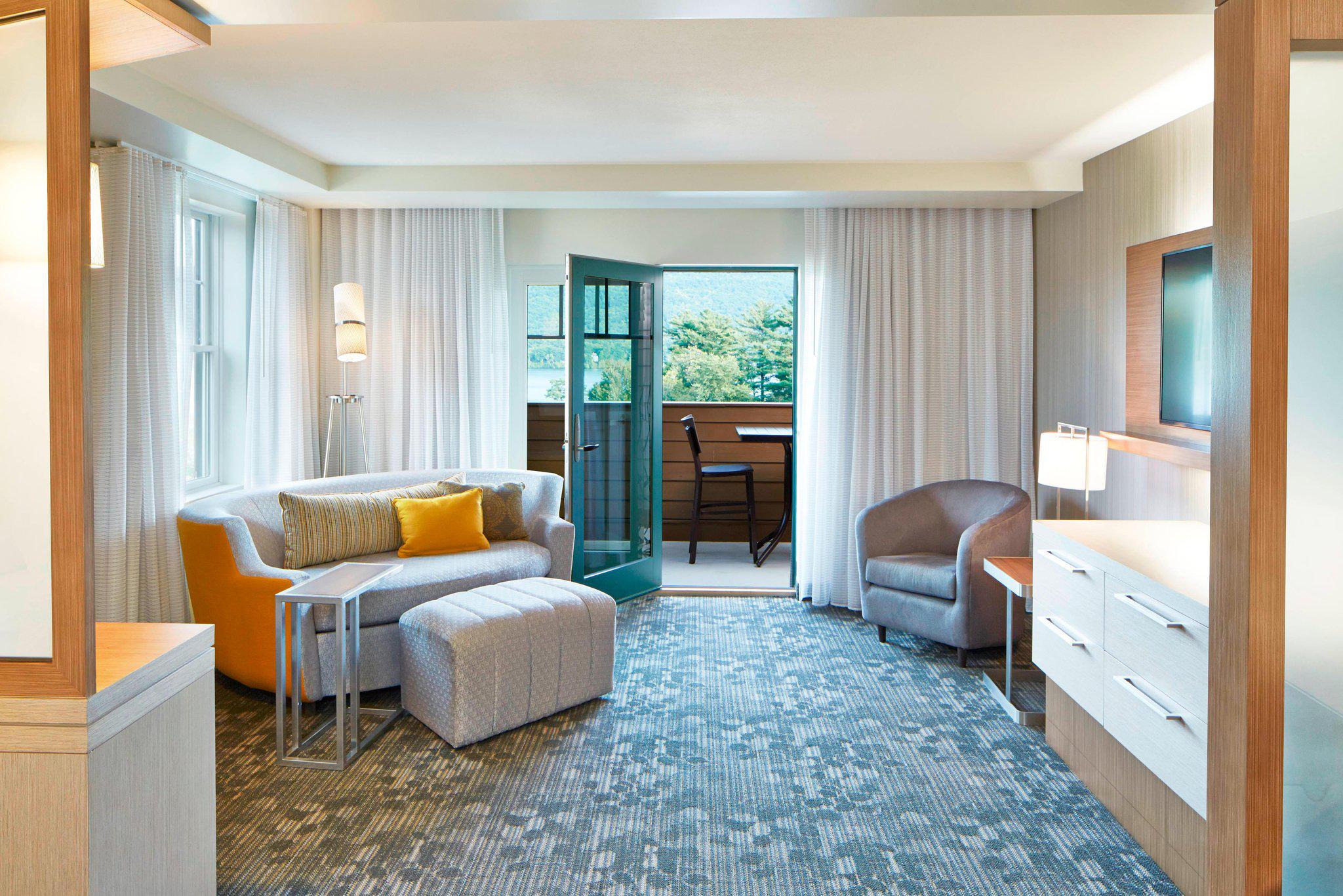 Courtyard by Marriott Lake George Photo