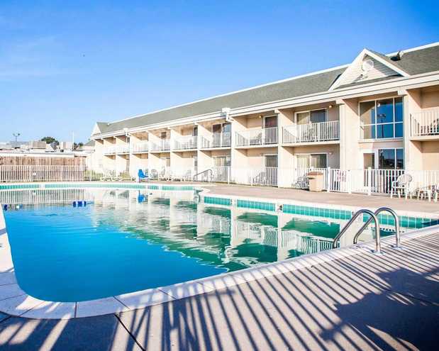 Images Quality Inn Lake of the Ozarks