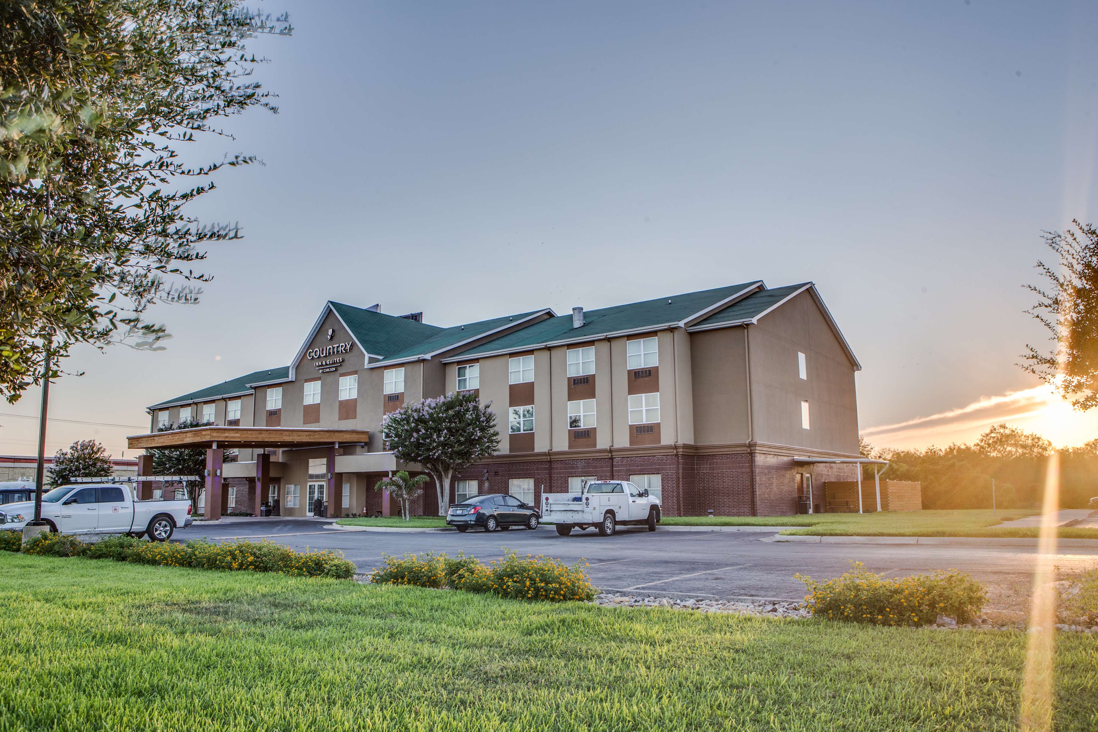 Country Inn & Suites by Radisson, Harlingen, TX Photo