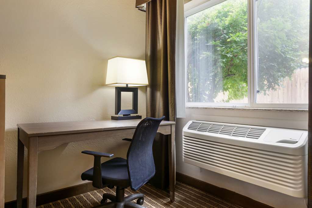 Best Western Plus Yakima Hotel Image