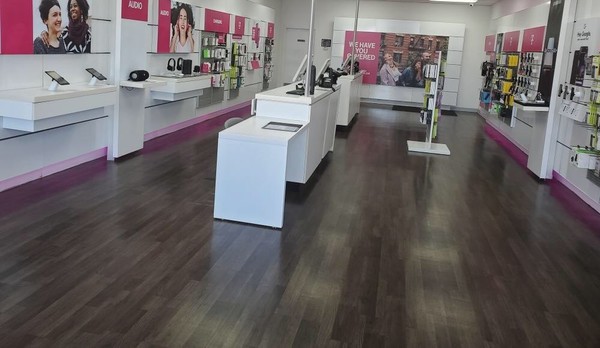 Cell Phones Plans And Accessories At T Mobile 7130 W Maple 120
