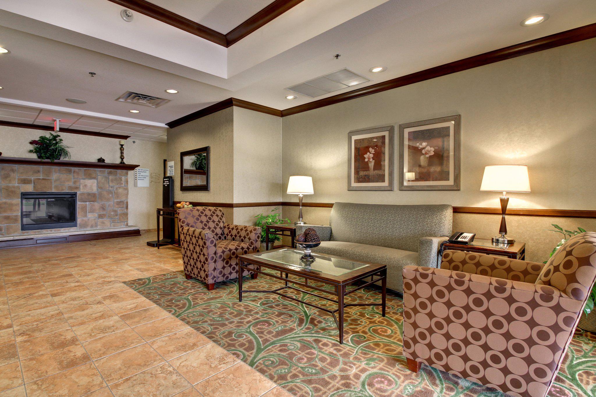 Holiday Inn Express & Suites Peru - Lasalle Area Photo