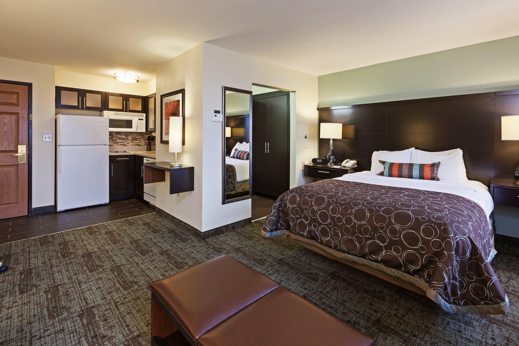 Staybridge Suites Tulsa-Woodland Hills Photo