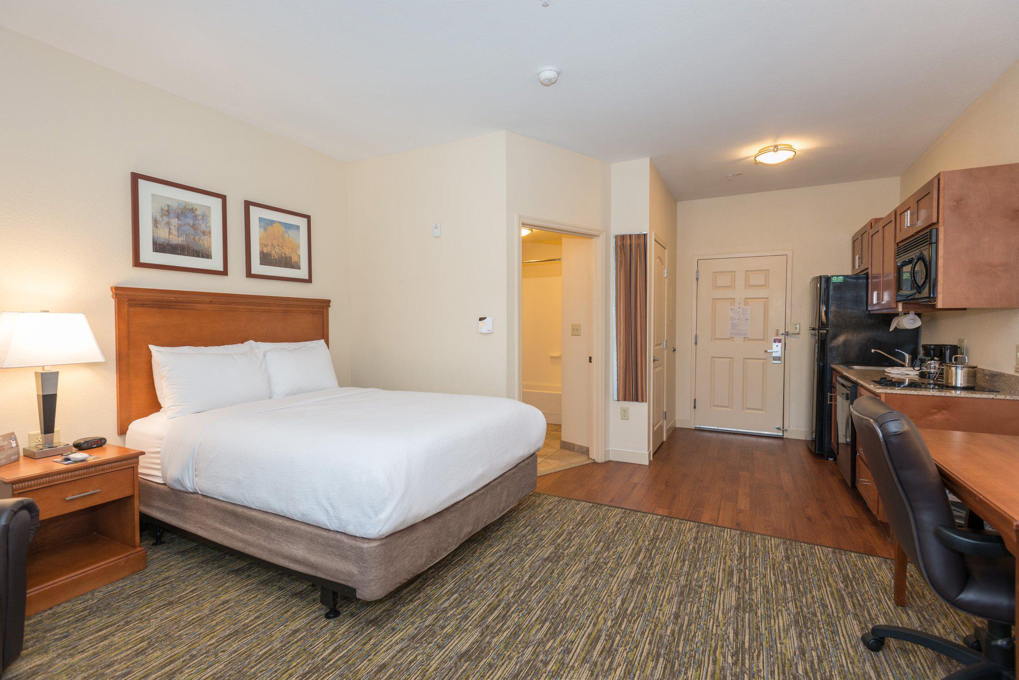 Candlewood Suites Mobile-Downtown Photo