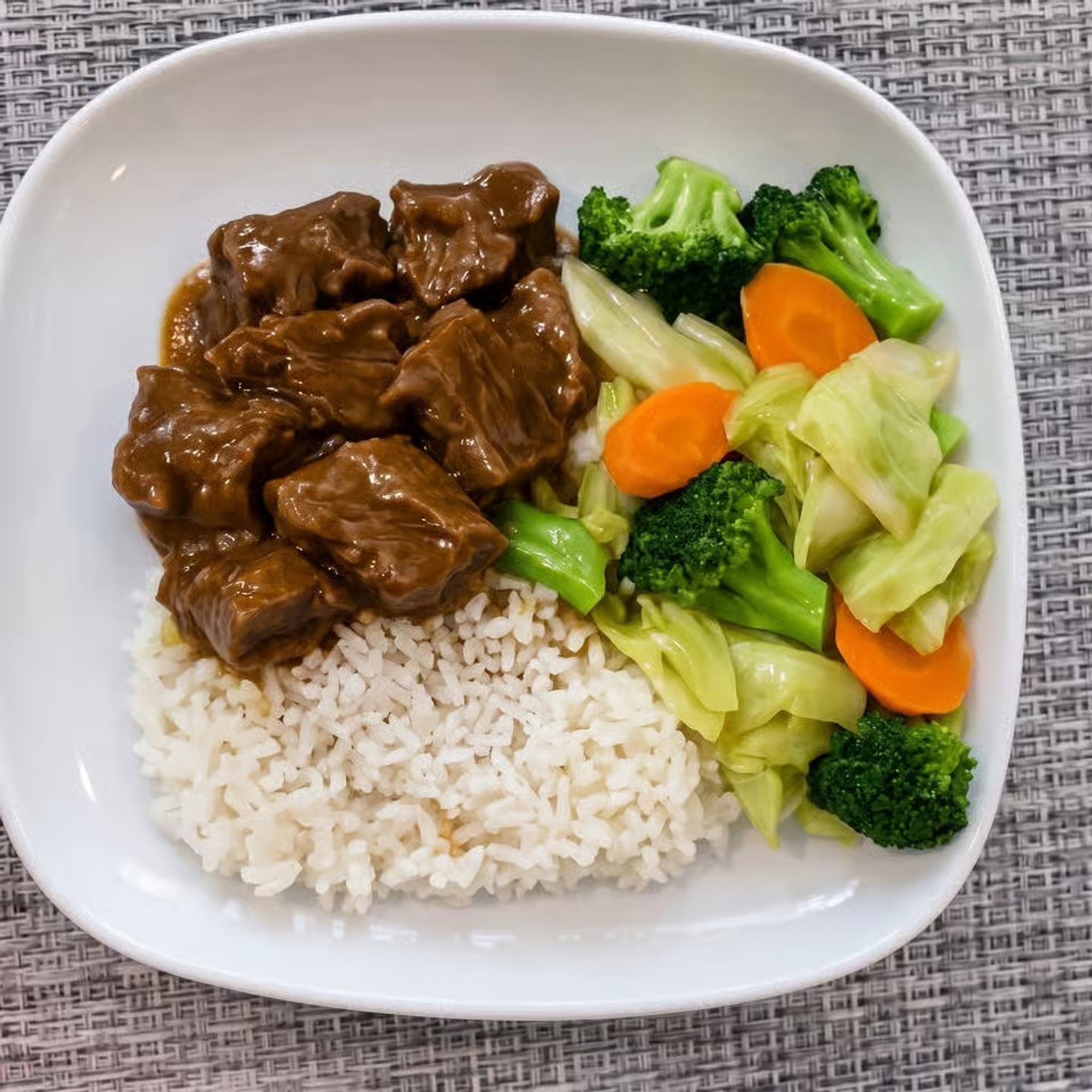 Beef Brisket with Vegetable on Rice / 時菜牛腩飯
