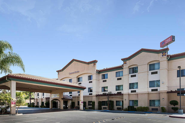 Images Comfort Suites