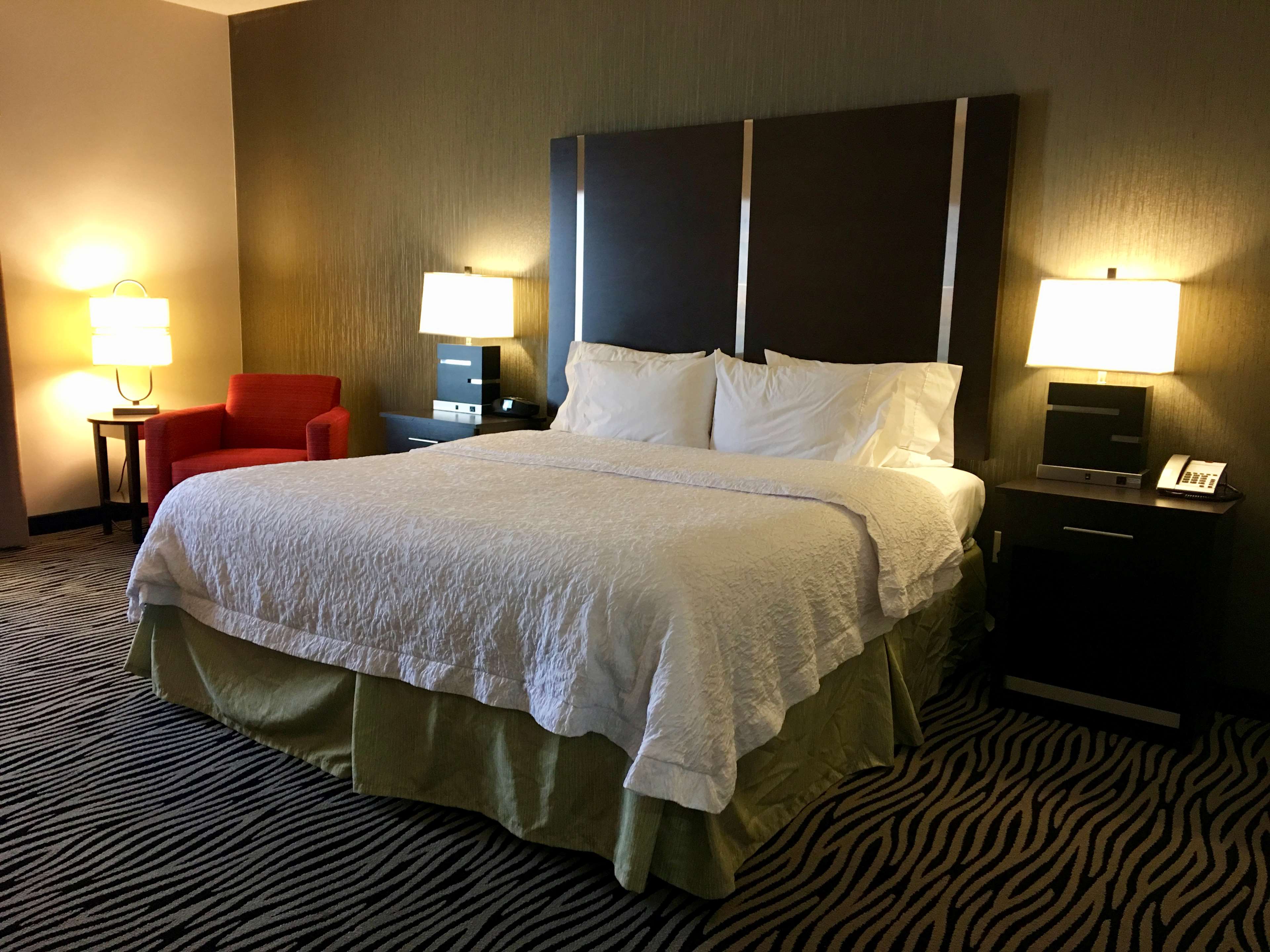 Hampton Inn & Suites Tulsa/Central Photo