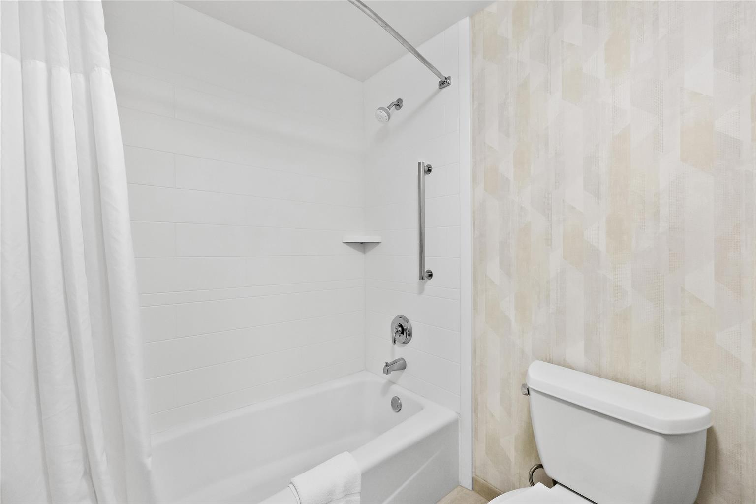 Hampton Inn & Suites Lancaster Image