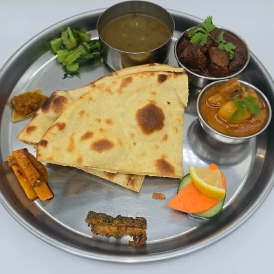 Roti Thali (Goat Sukuti)