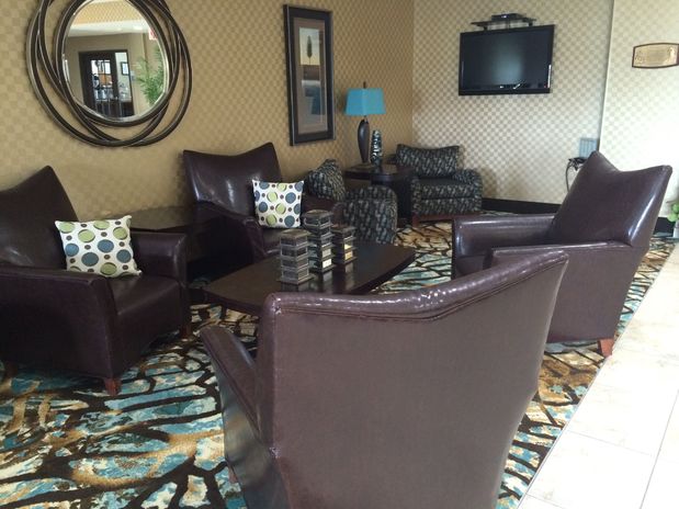 Images Holiday Inn Express & Suites Council Bluffs - Conv Ctr Area