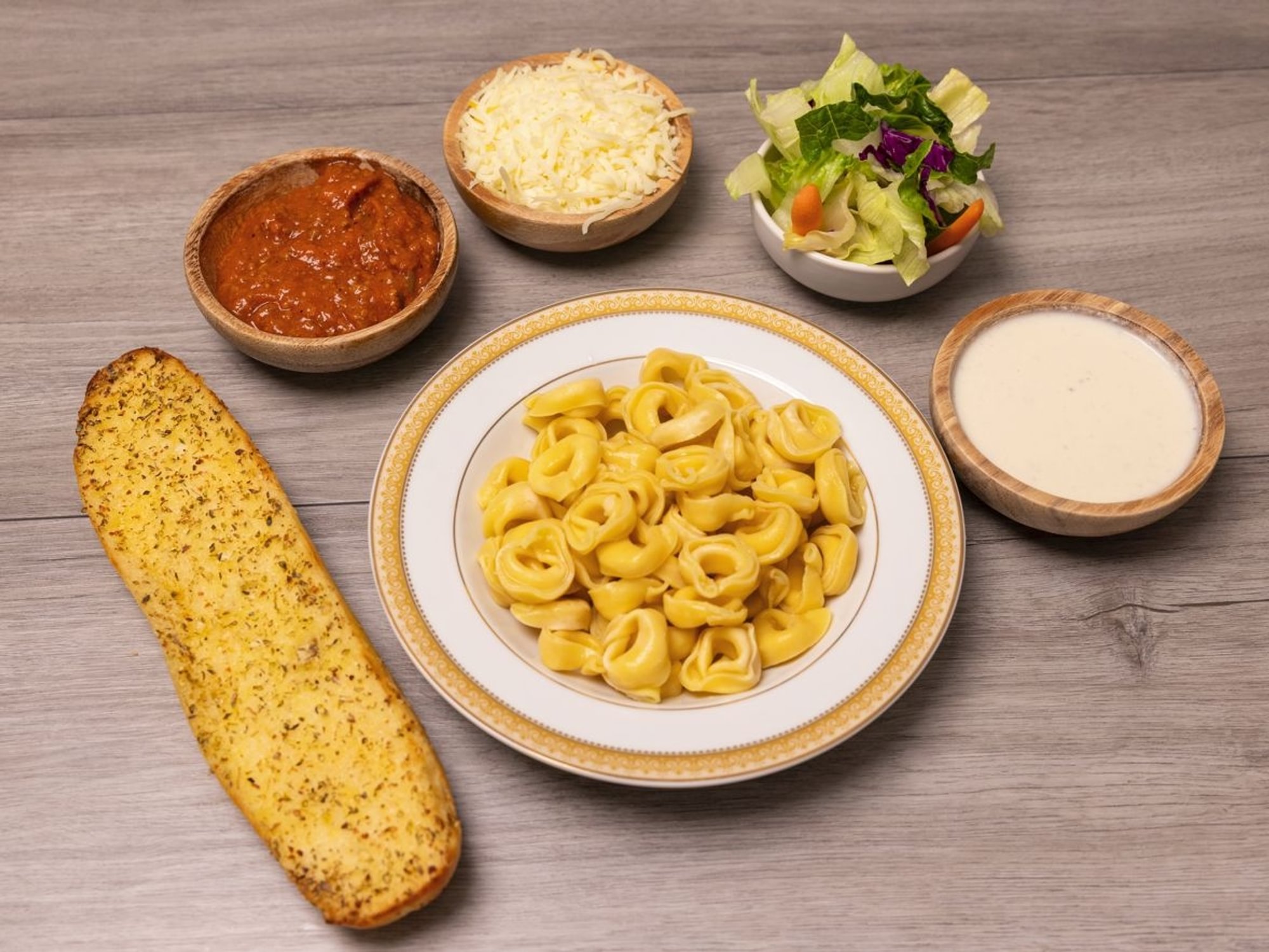 Cheese Tortellini W/Meat Sauce