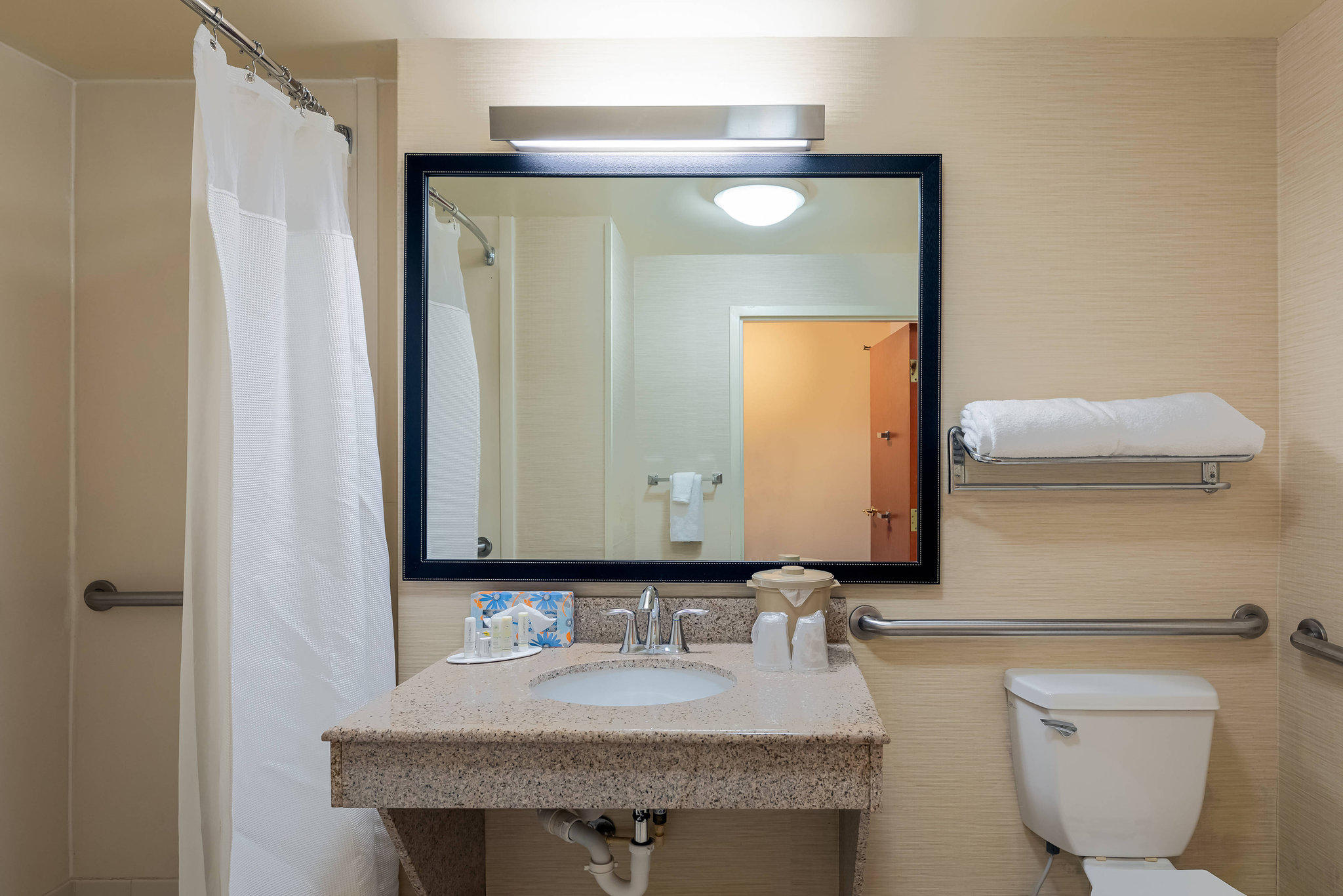 Fairfield Inn & Suites by Marriott Atlanta Stonecrest Photo