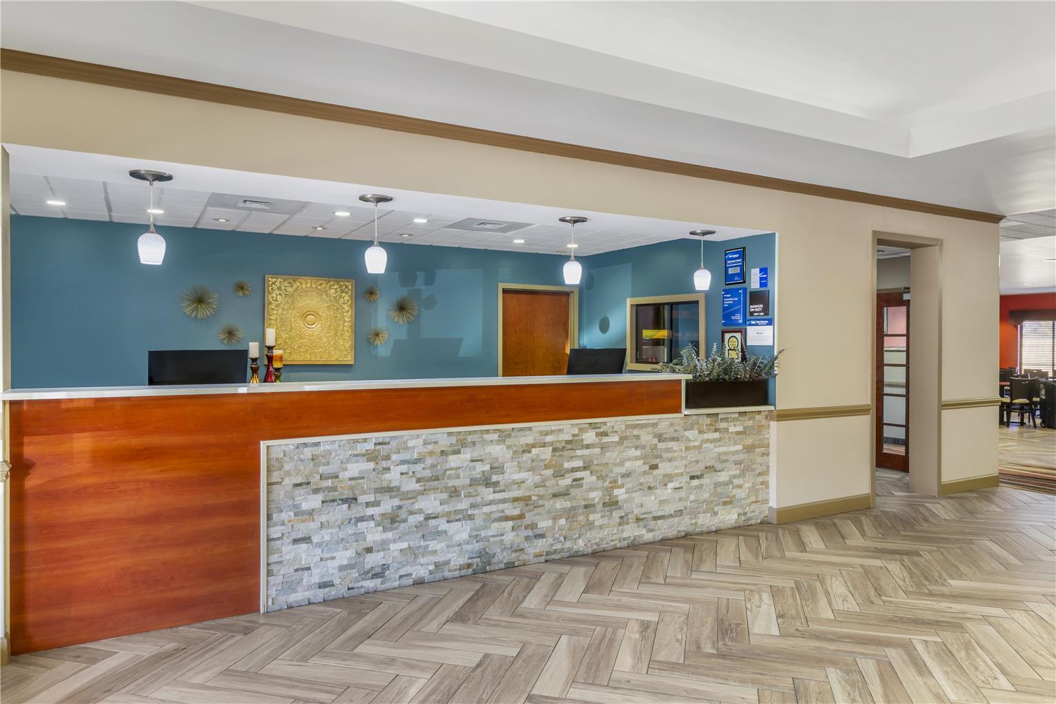 Best Western Plus Suites-Greenville Image