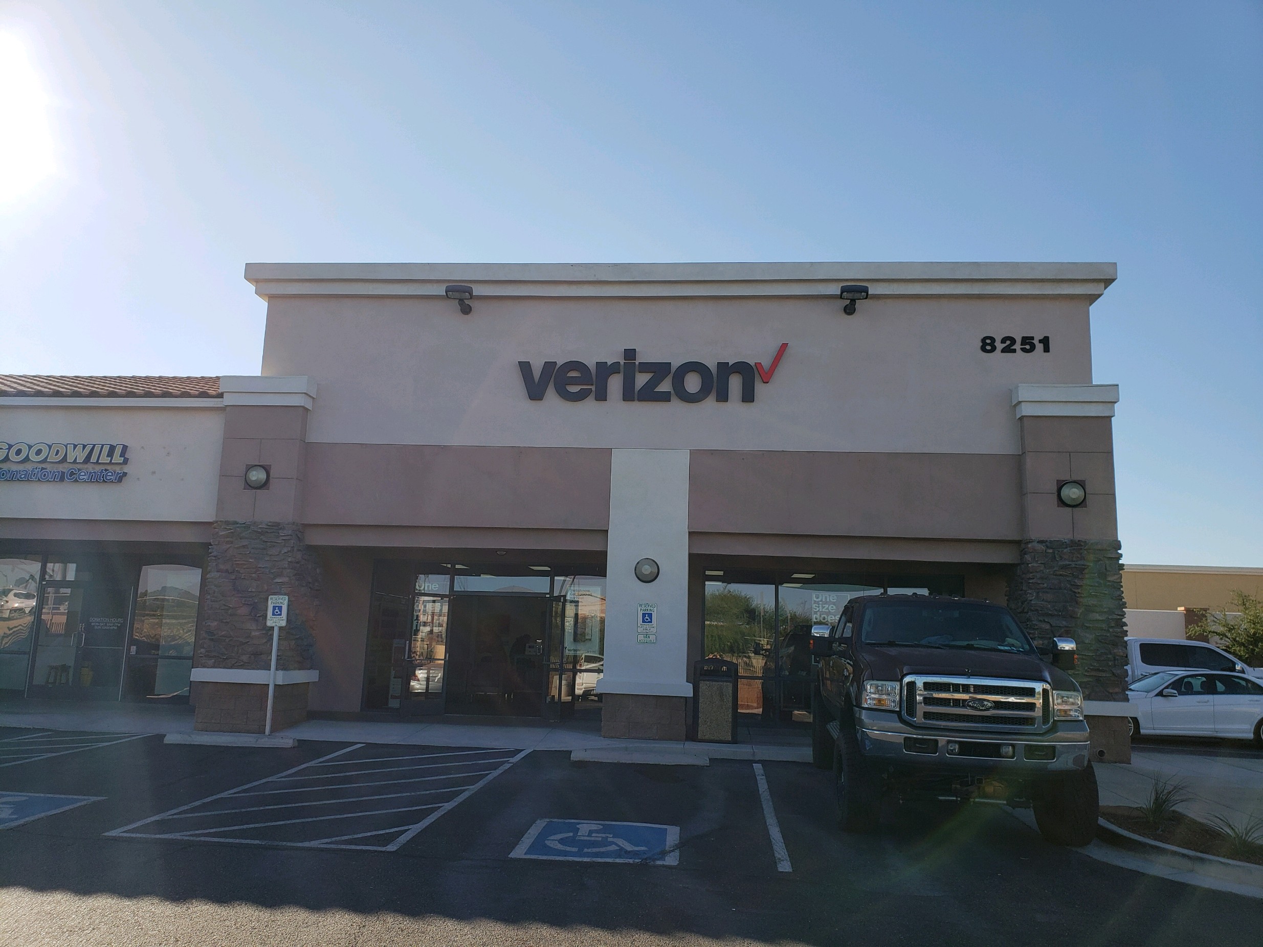 Verizon Authorized Retailer – GoWireless Photo