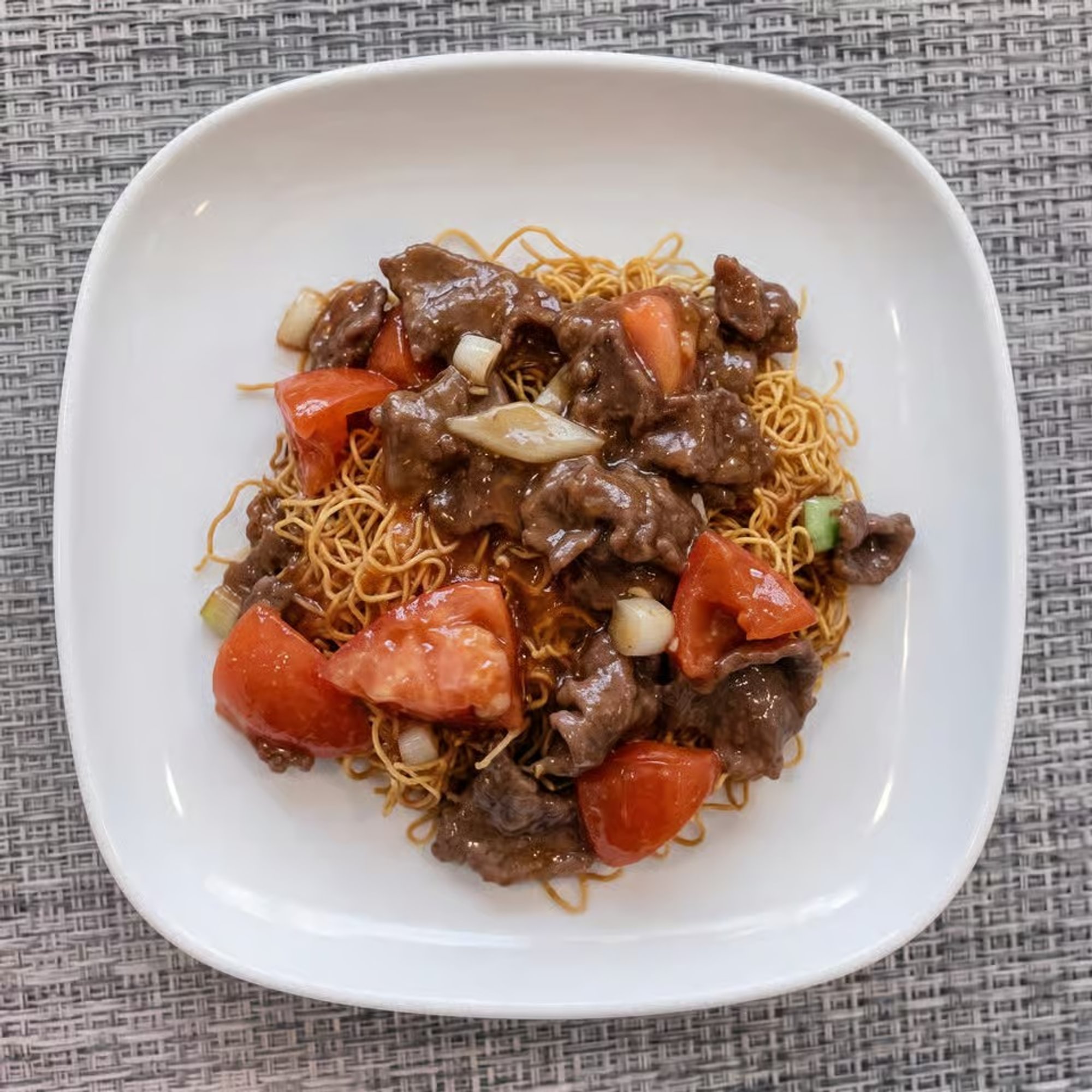Tomato Beef Chow Mein / 蕃茄牛肉炒麵