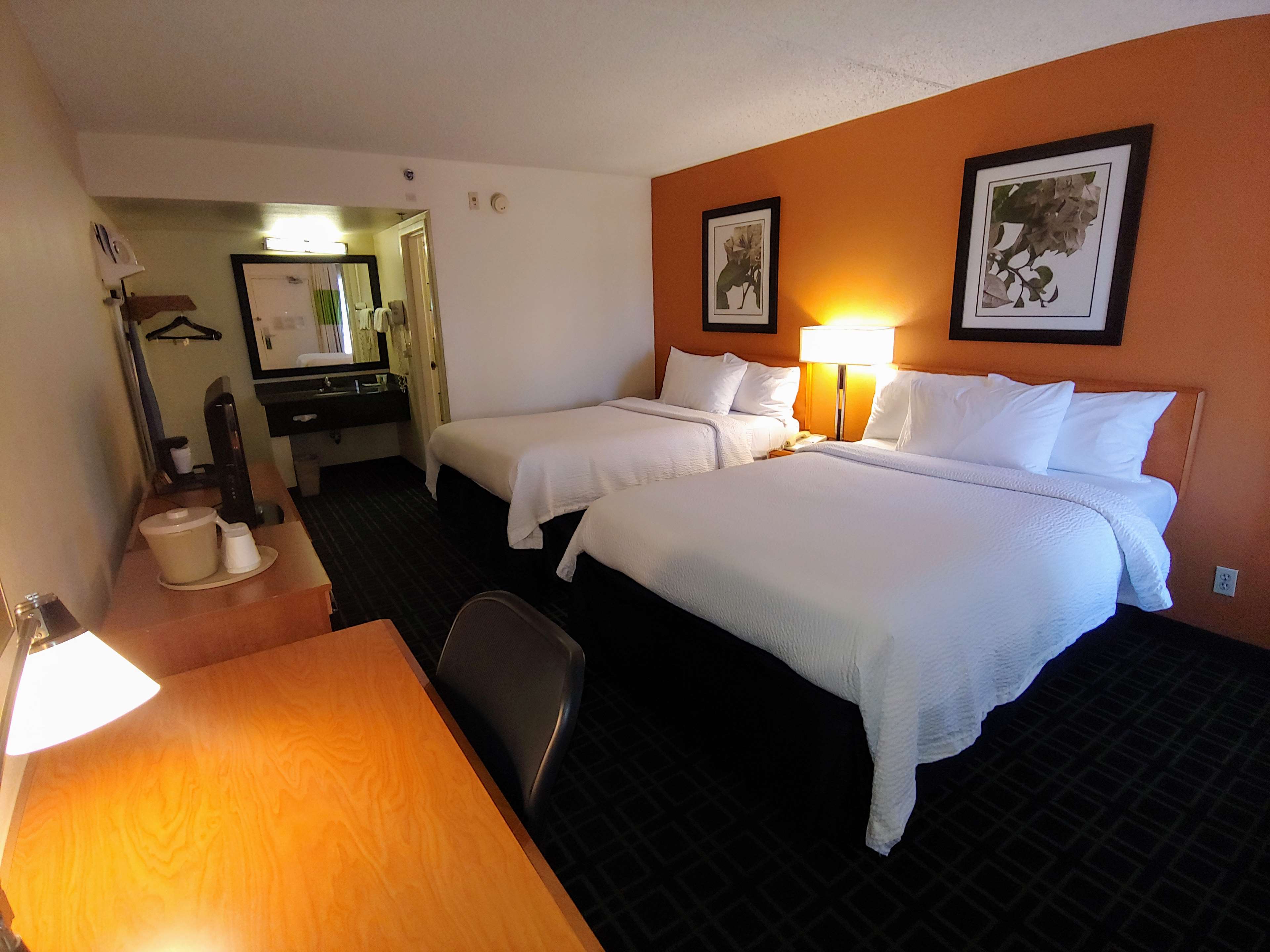 SureStay Plus Hotel by Best Western Scottsdale North Photo
