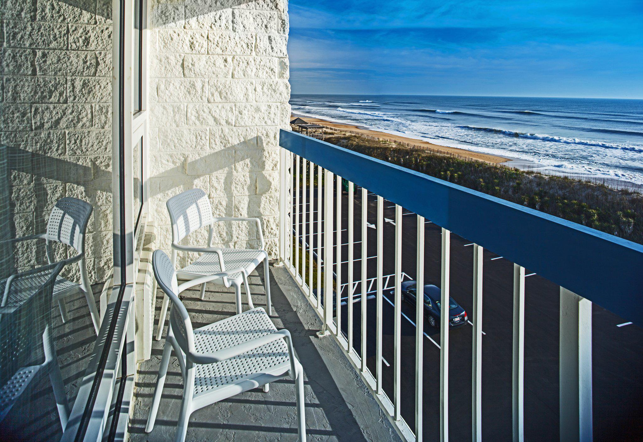 Holiday Inn Express Nags Head Oceanfront Photo