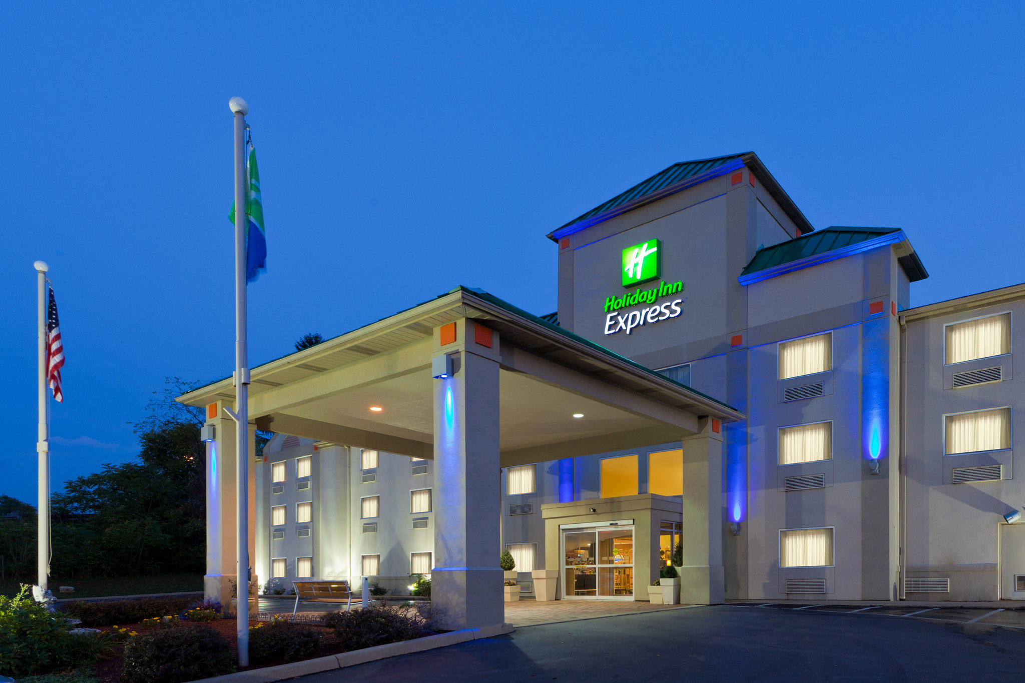 Holiday Inn Express Irwin (PA Tpk Exit 67) Photo