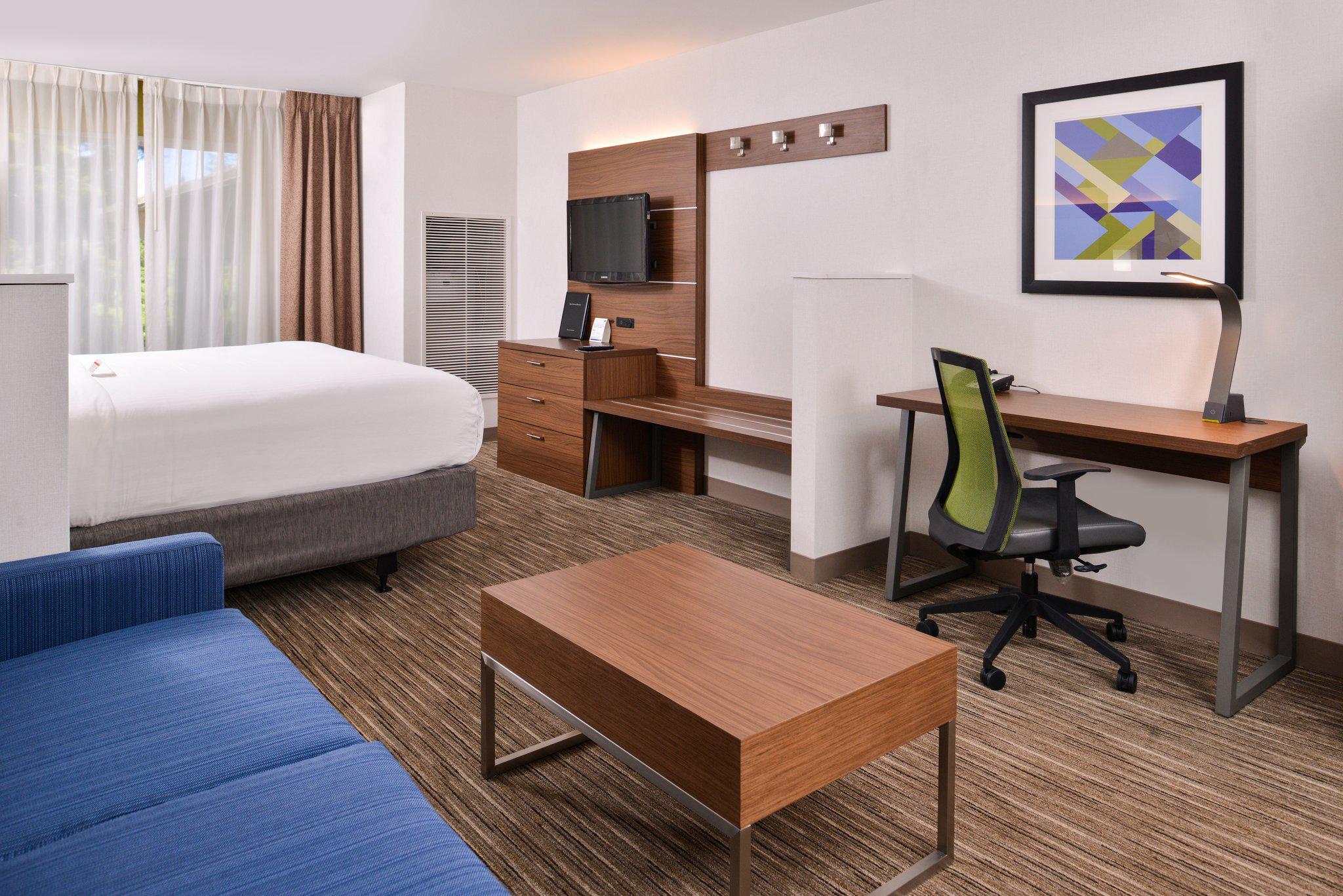 Holiday Inn Express & Suites Lacey - Olympia Photo