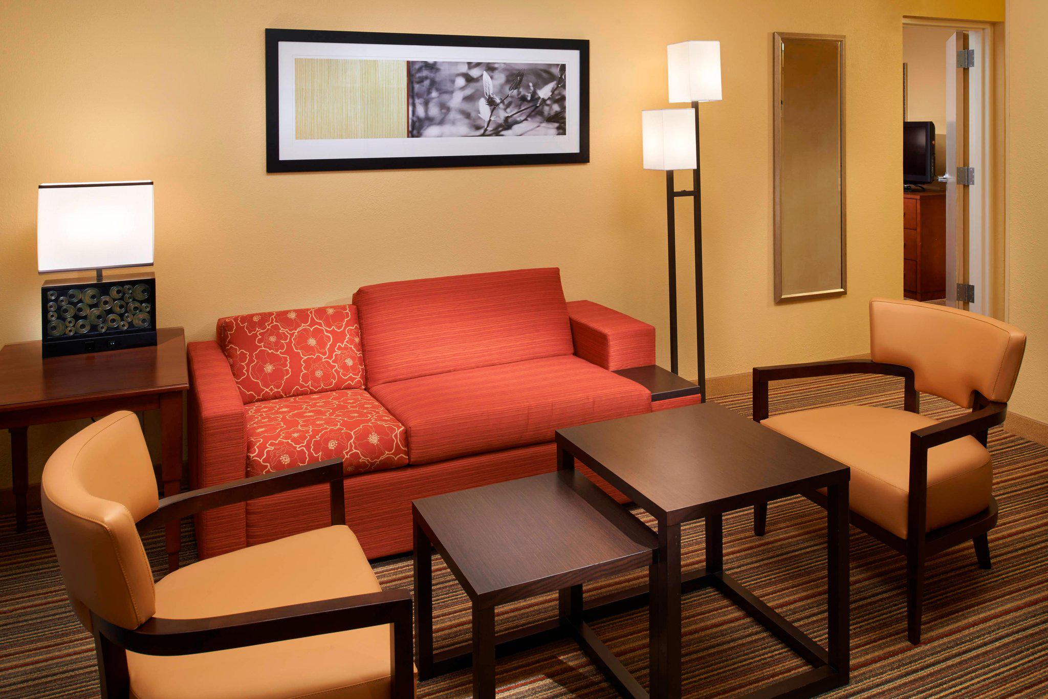 Courtyard by Marriott St Louis Downtown West Photo