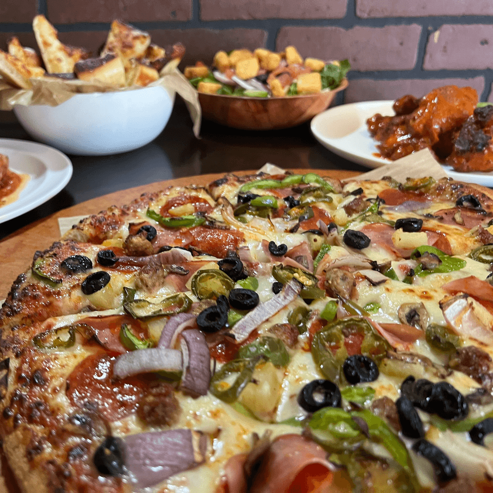Giant Family Special (Giant 28" pepperoni pizza, 15 mozzarella sticks, and 20 wings)