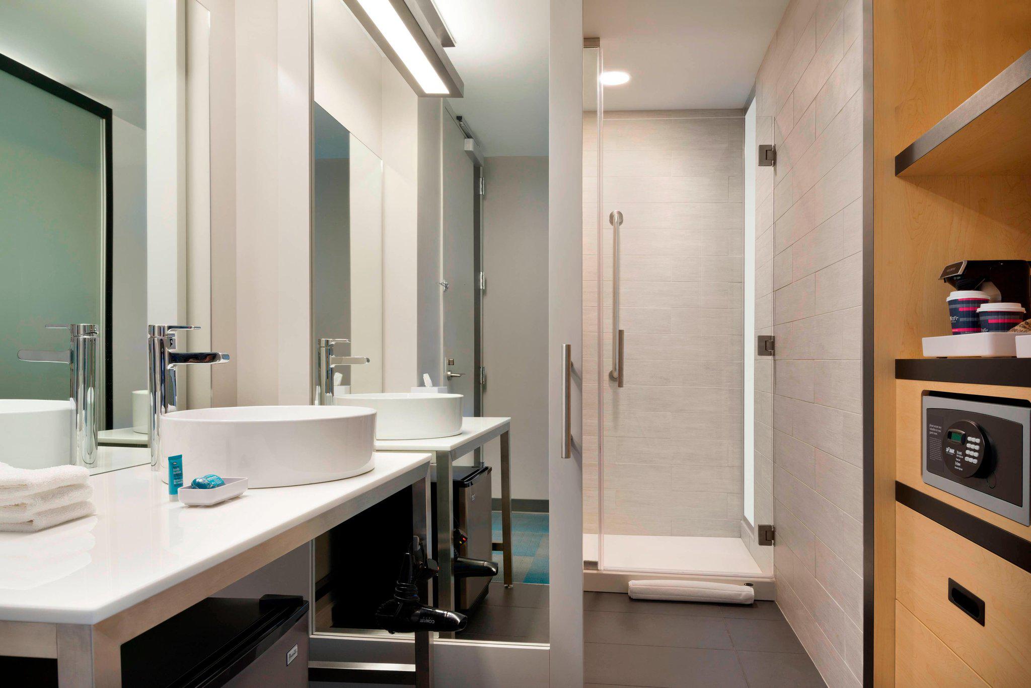 Aloft Columbia Downtown Photo