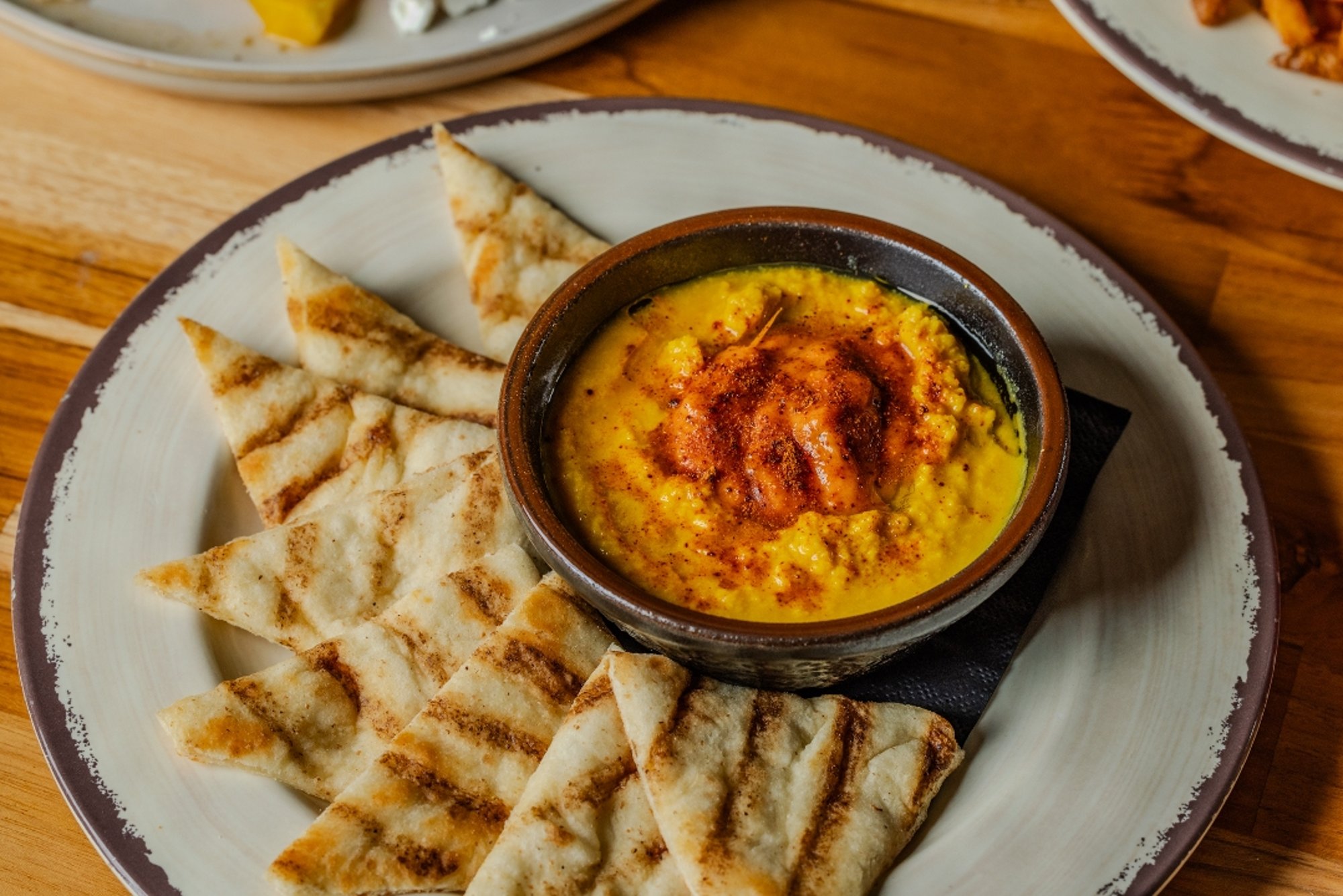 ROASTED TOMATO HUMMUS