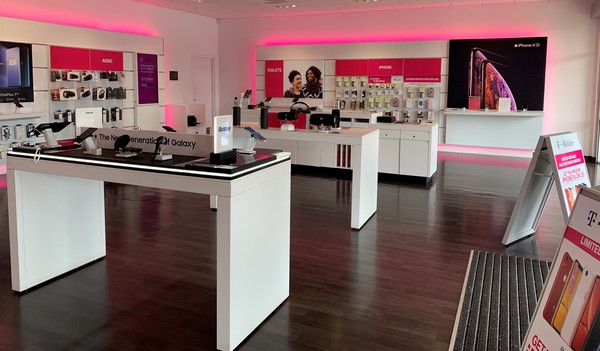 Cell Phones Plans And Accessories At T Mobile 4141 Towne Center
