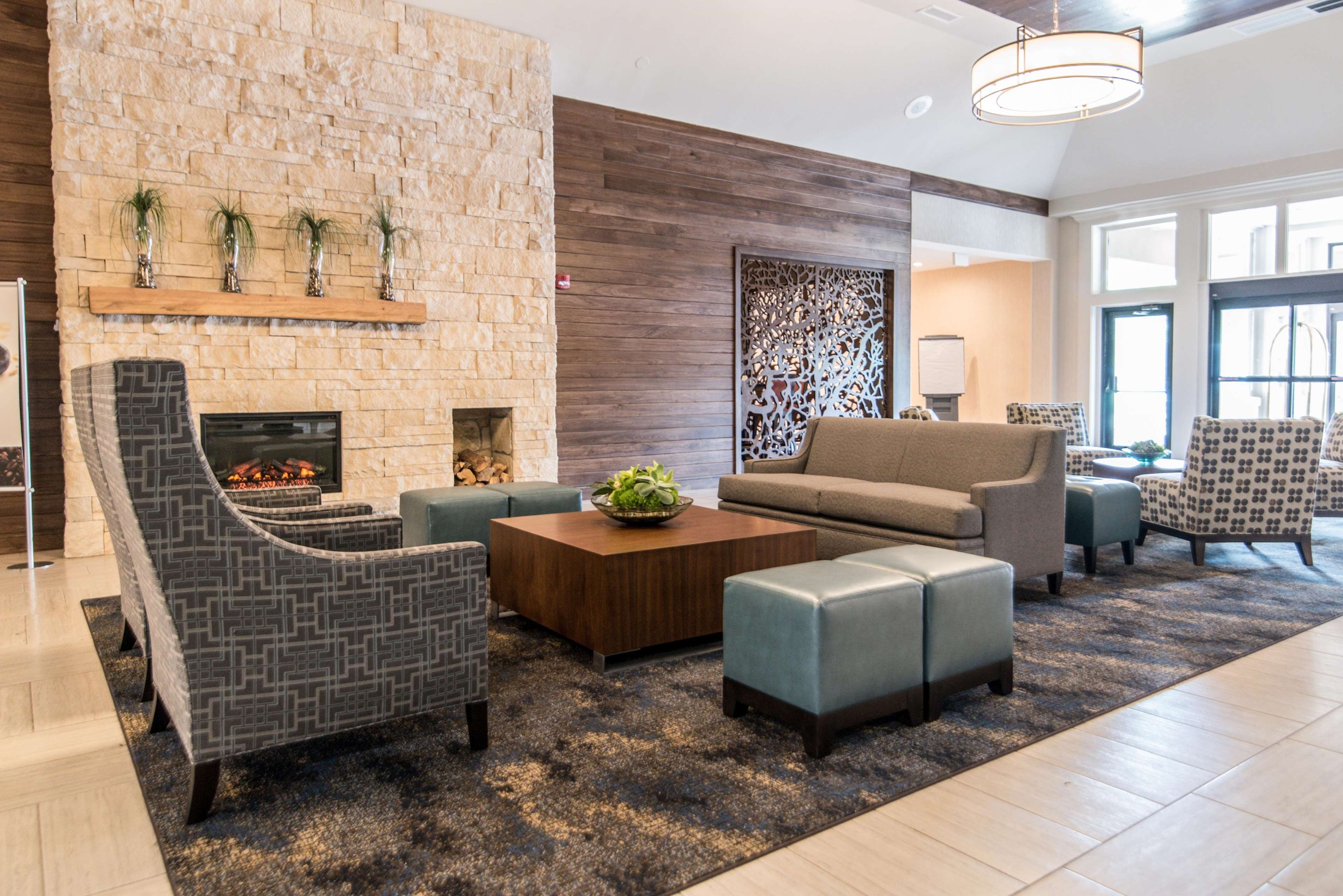 Doubletree By Hilton Hotel Cleveland Westlake 1100 Crocker Road Doubletree By Hilton Hotel Cleveland Westlake 1100 Crocker Road Oh Hotels Motels Mapquest