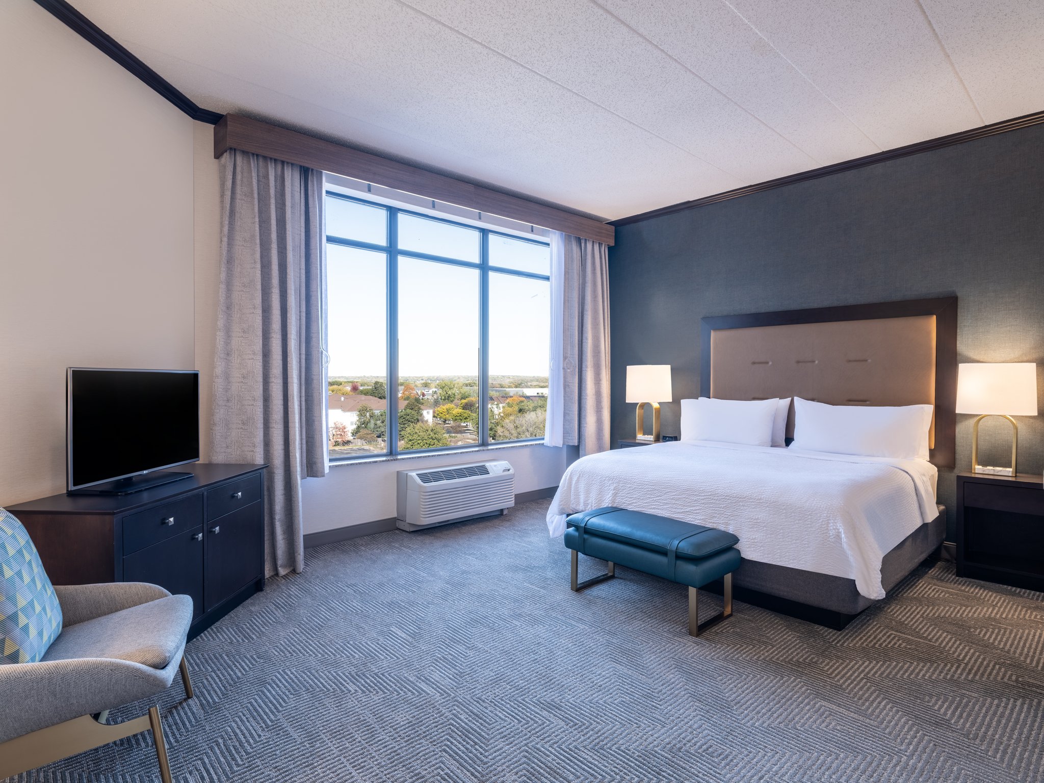 Holiday Inn & Suites Chicago Northwest - Elgin by IHG Image