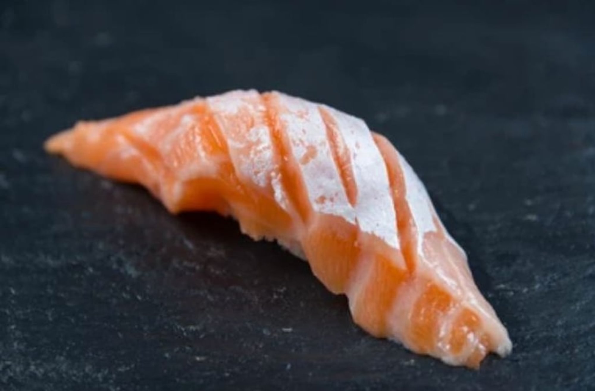 L8 Sashimi Salmon Belly/2Pcs