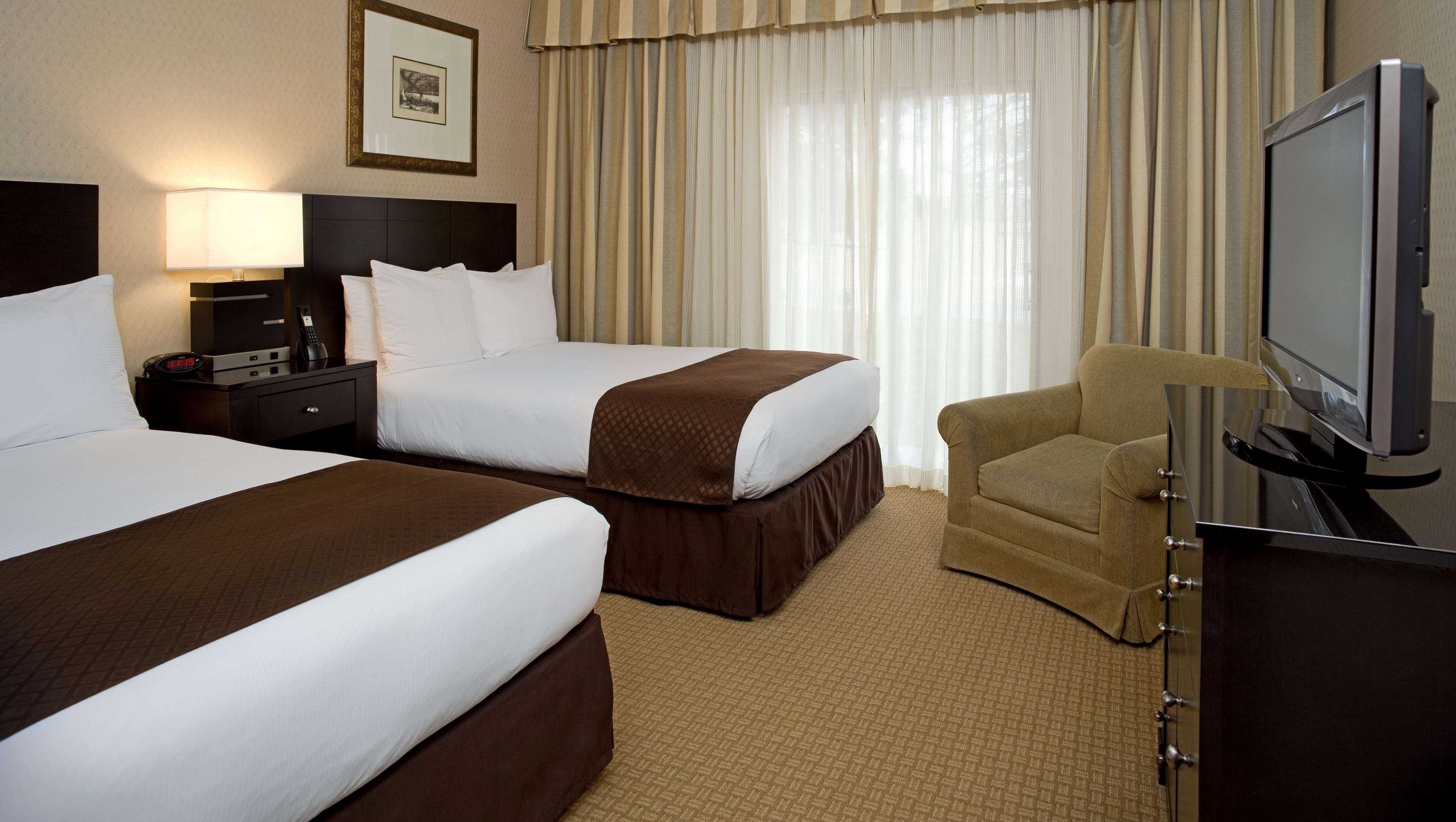 DoubleTree by Hilton Hotel Chicago Wood Dale - Elk Grove Photo