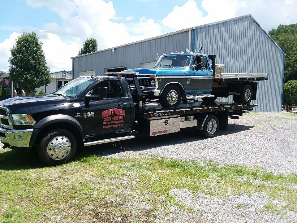 Steve's Towing Photo