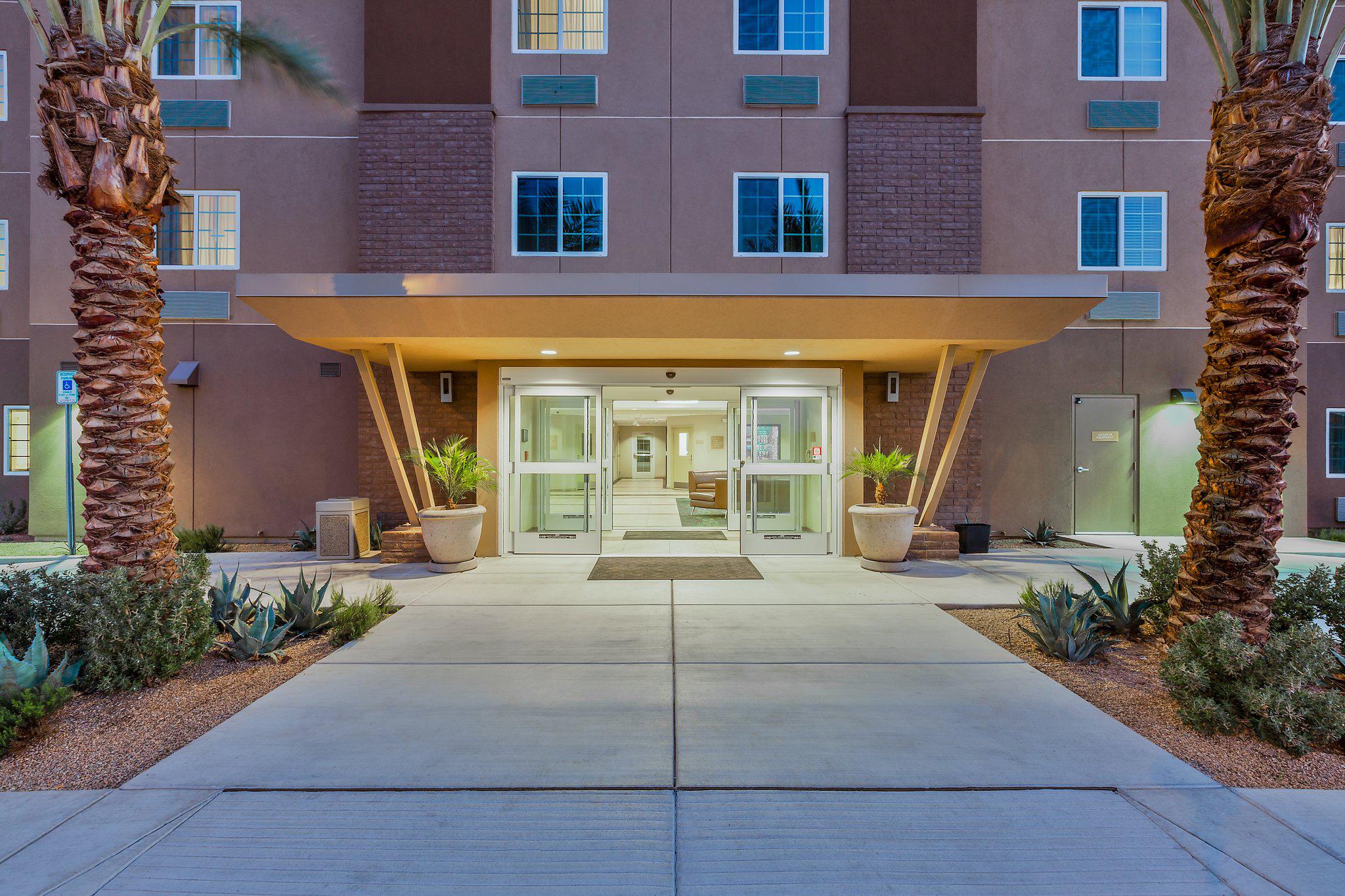 Candlewood Suites Tucson Photo