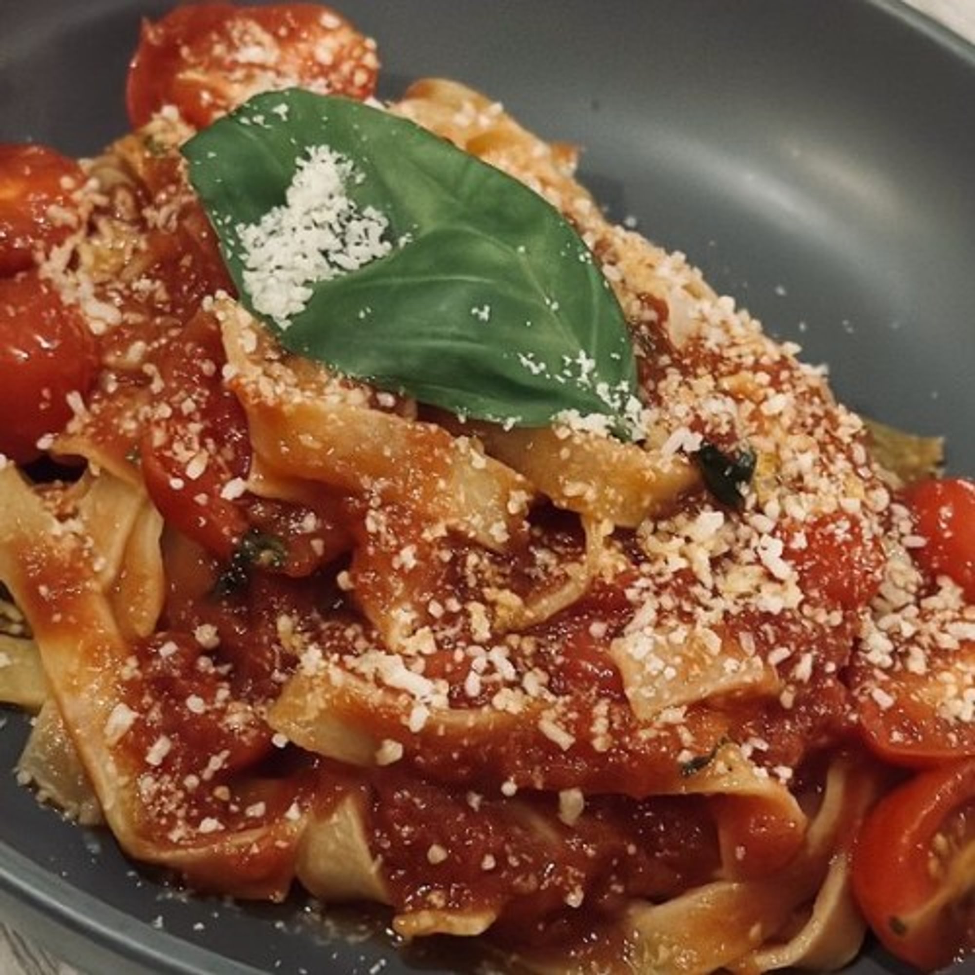 Gluten Free* Pasta with Tomato Sauce and Basil