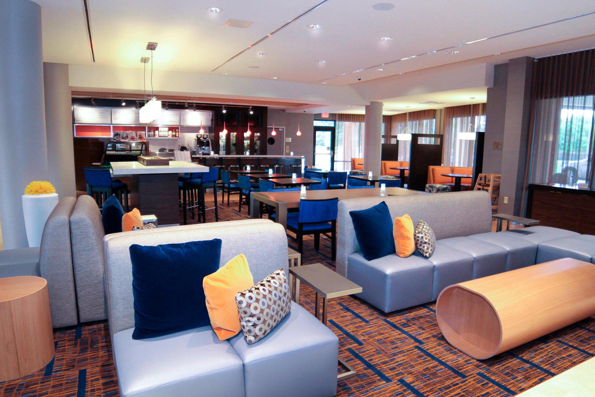 Courtyard by Marriott Jackson Airport/Pearl Photo