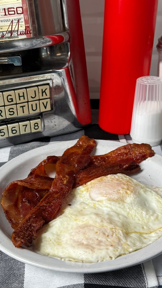 2 Eggs And Meat