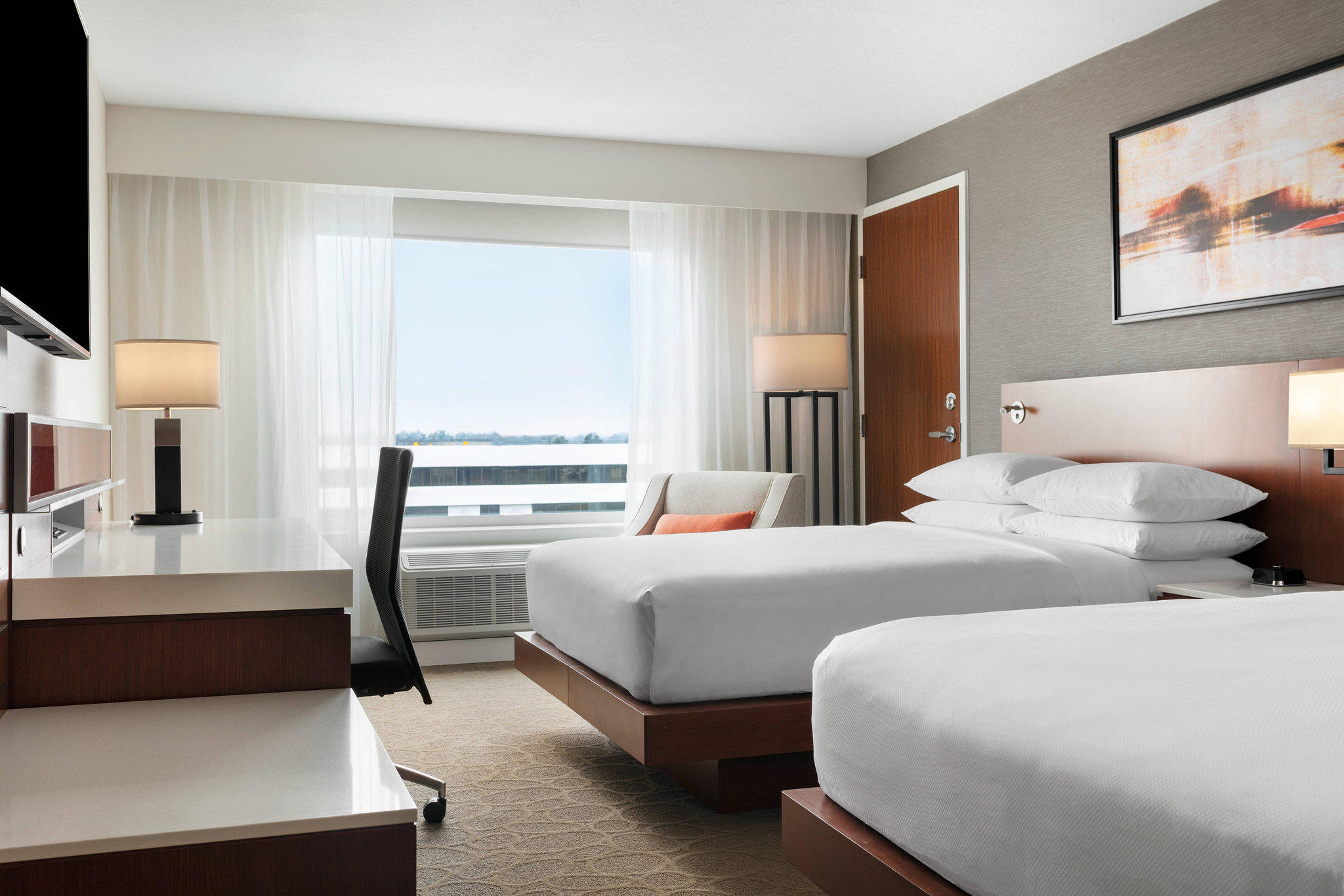 Delta Hotels by Marriott Indianapolis Airport Photo