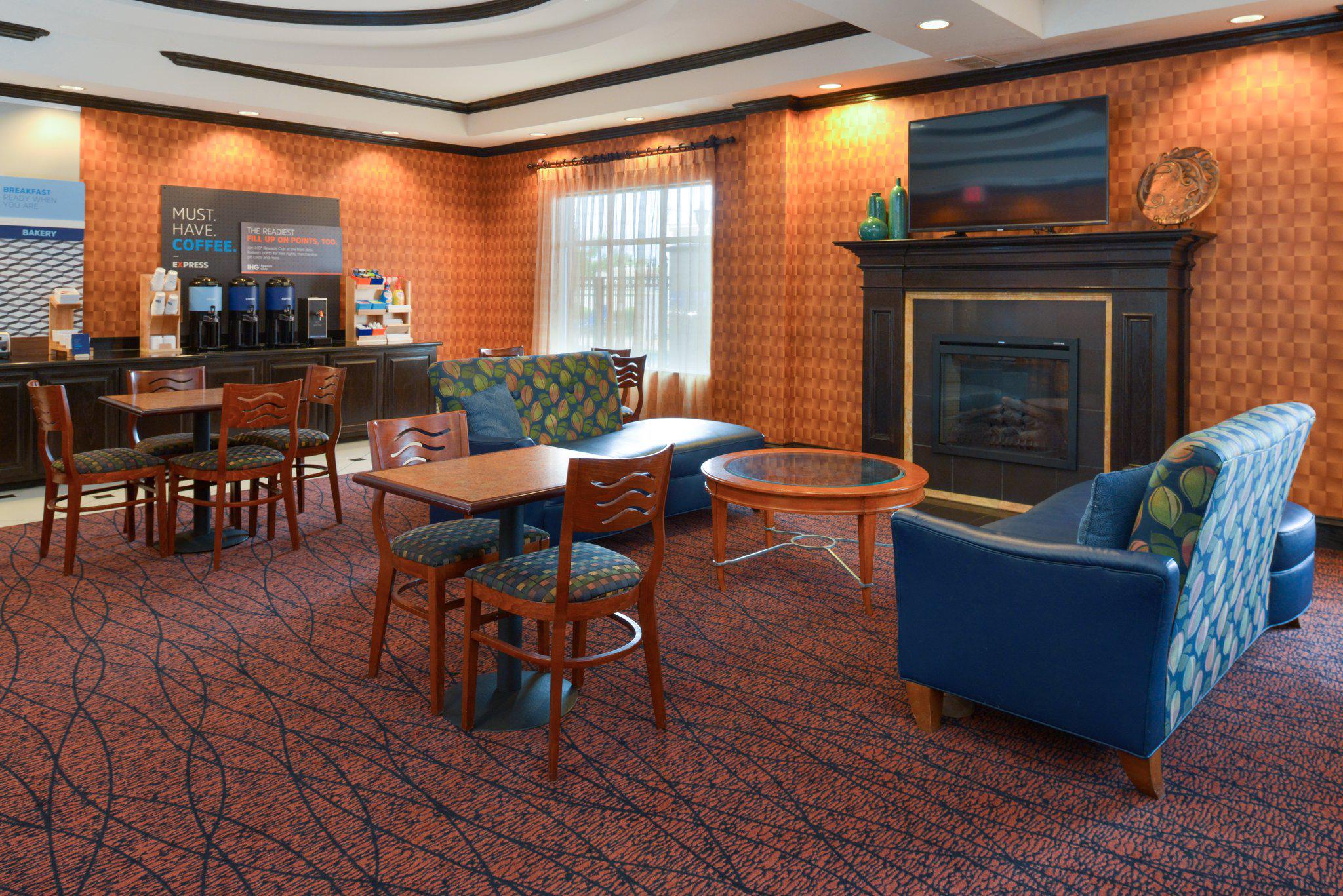 Holiday Inn Express & Suites Royse City - Rockwall Photo