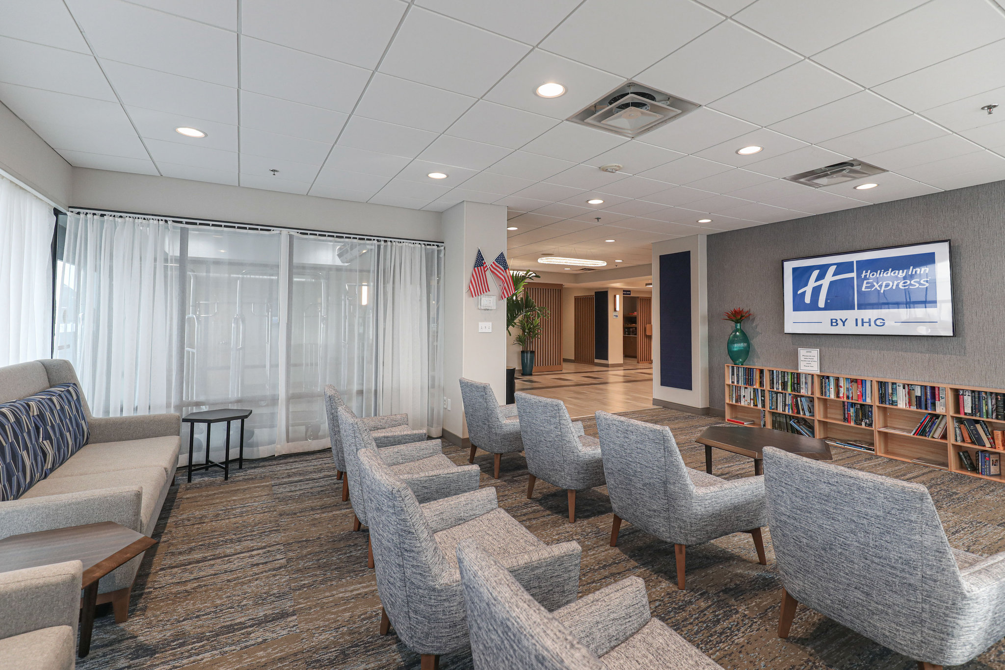 Holiday Inn Express Washington DC SW - Springfield by IHG Image