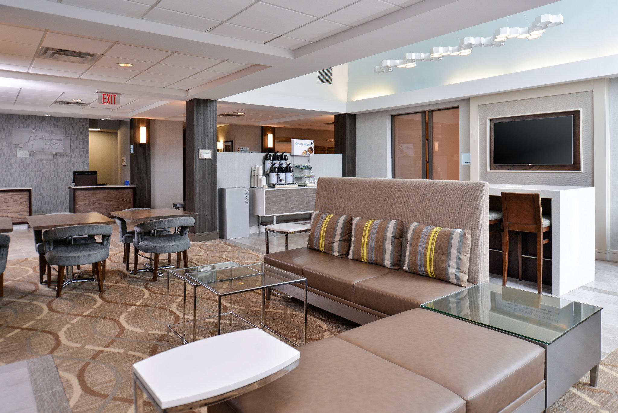 Holiday Inn Express & Suites Lafayette, an IHG Hotel