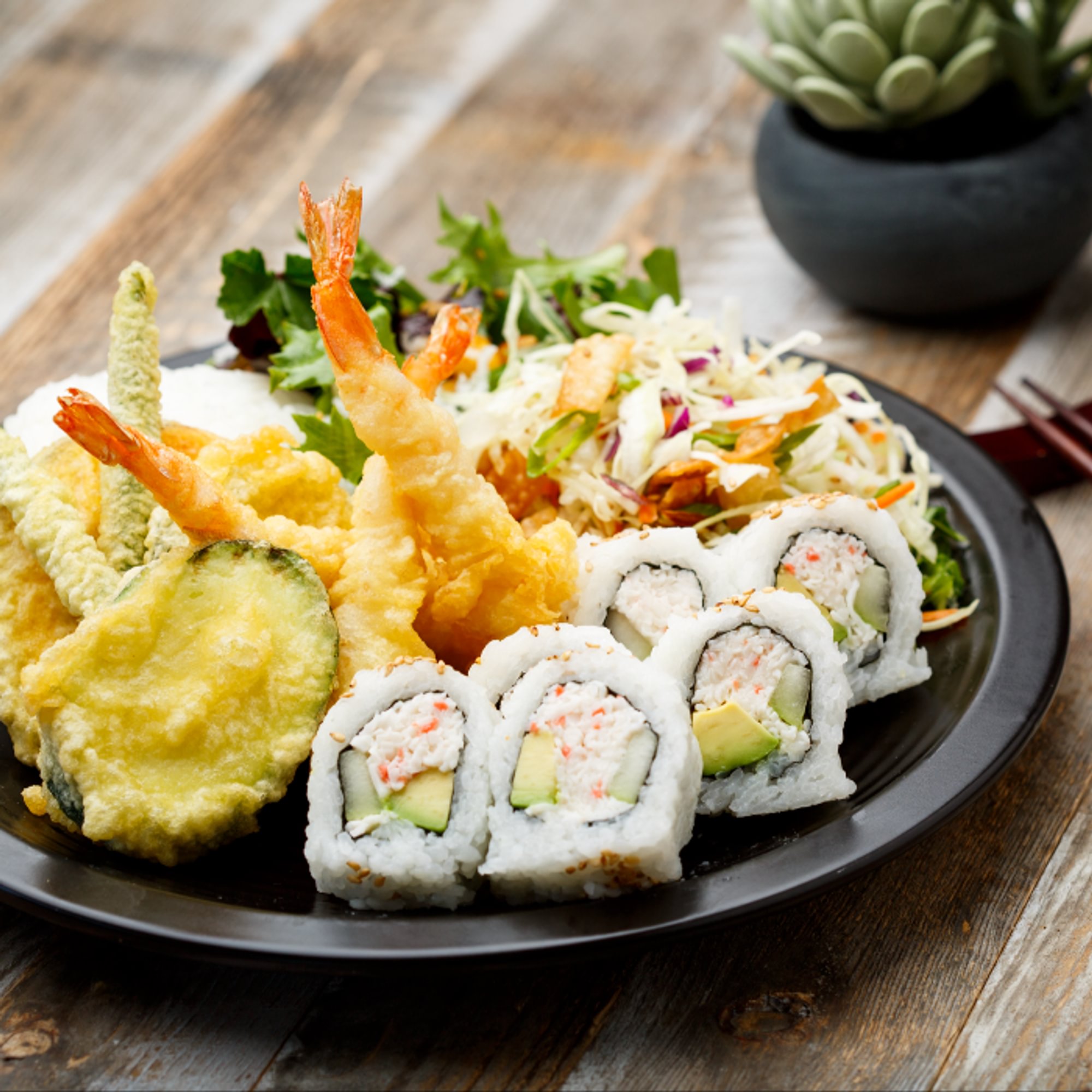 Tempura and California Roll (6 Pieces) Plate
