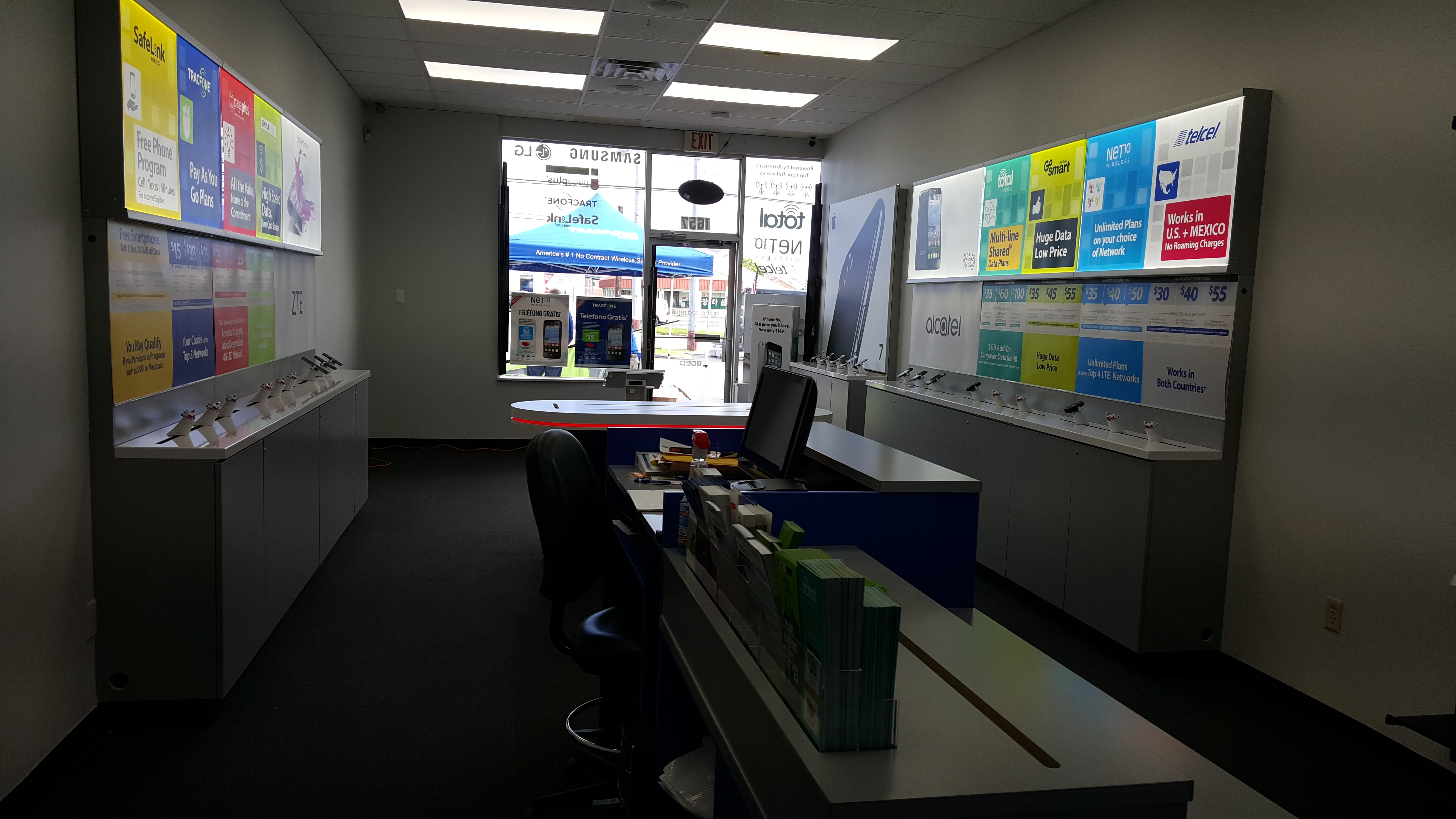 Total Wireless Store Photo