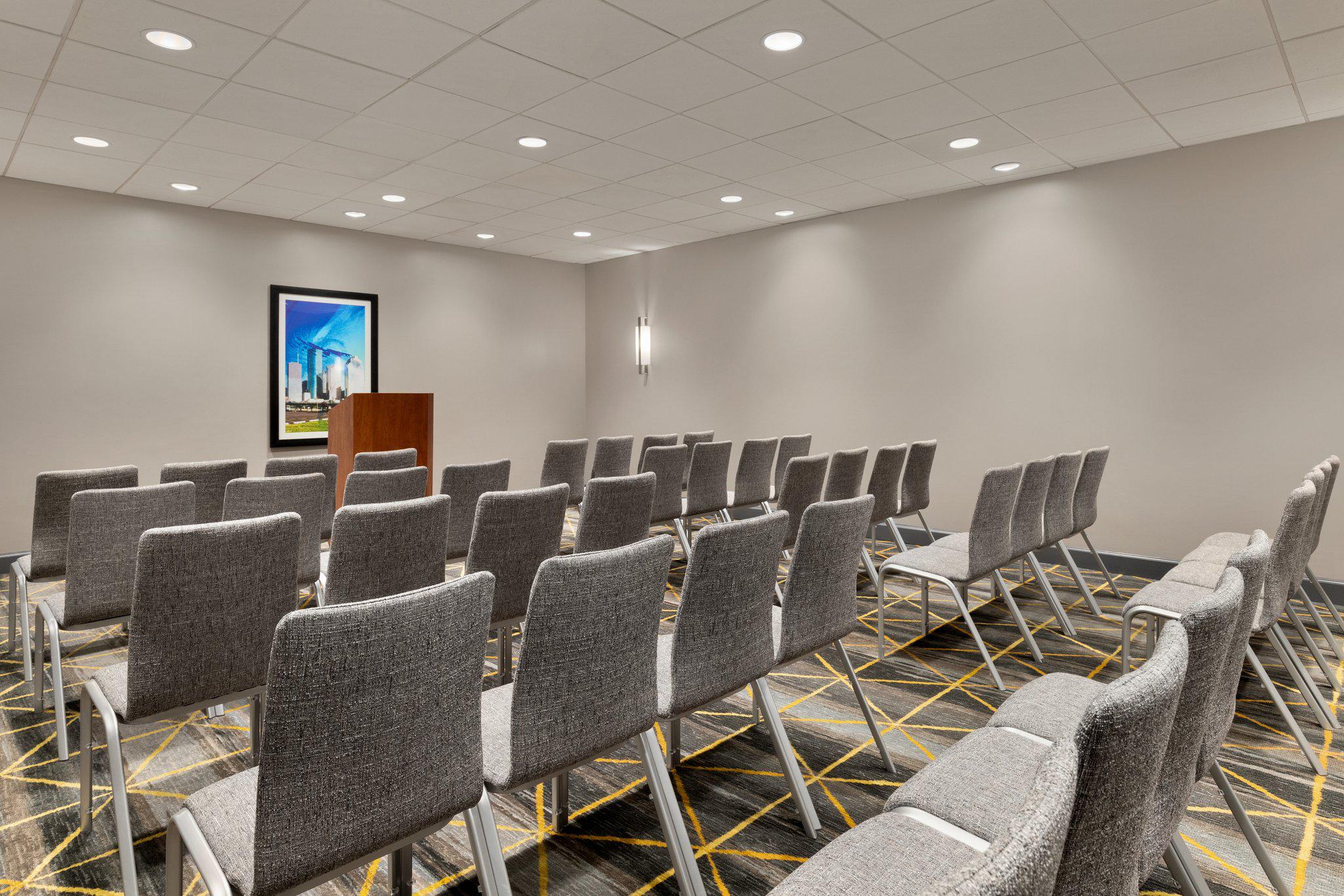 Holiday Inn Houston-InterContinental Arpt Photo