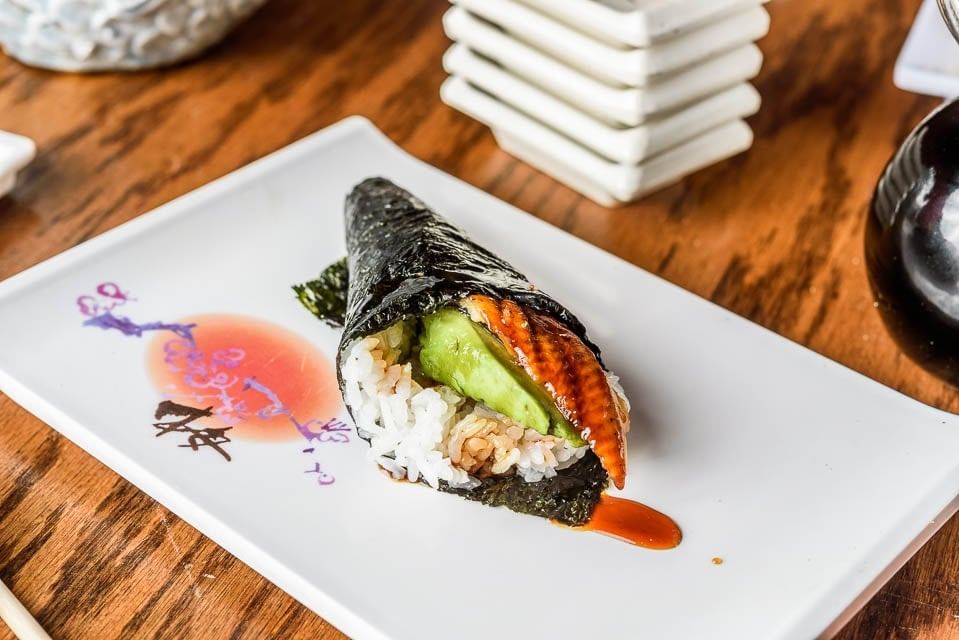 Eel Handroll •