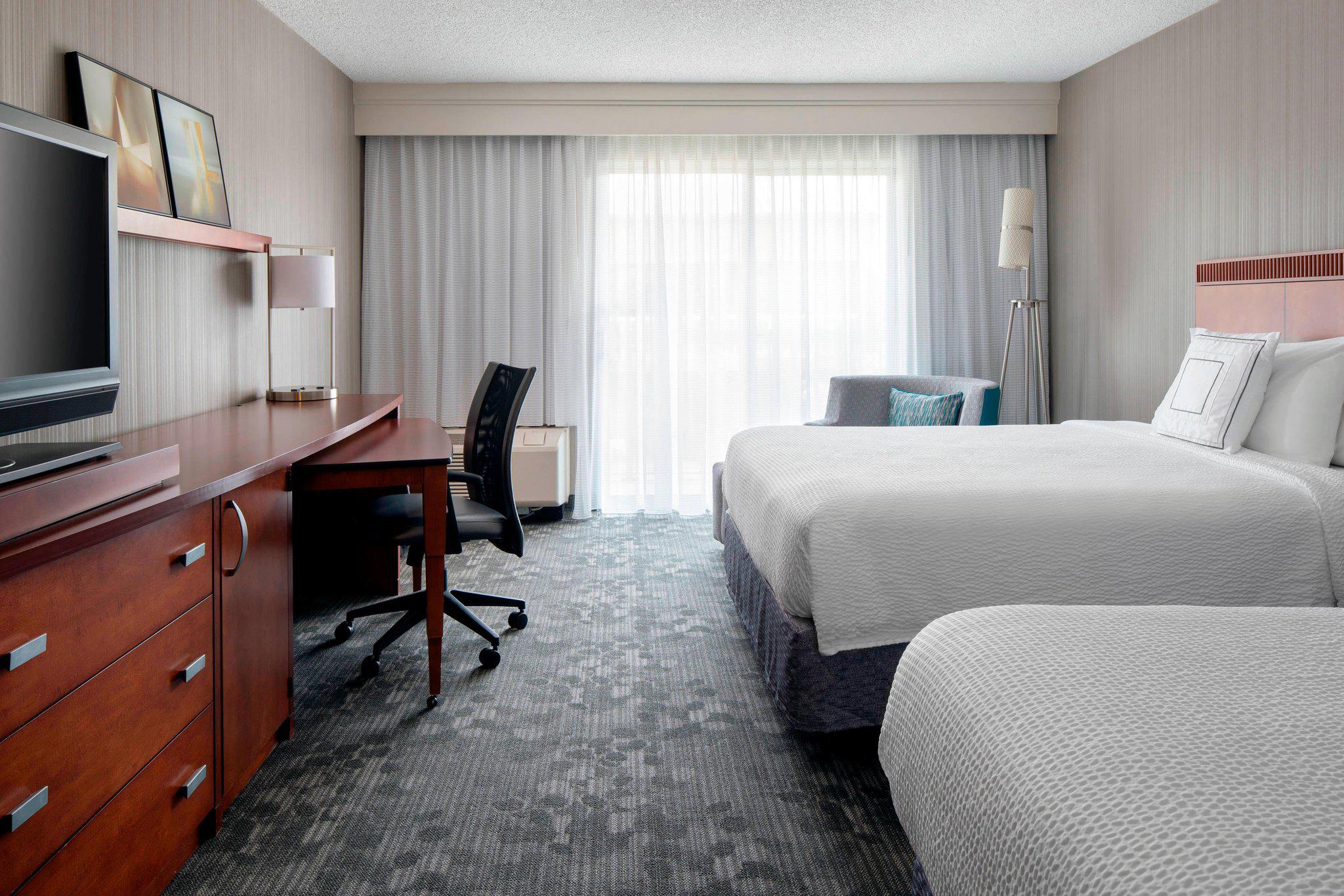 Courtyard by Marriott San Mateo Foster City Photo