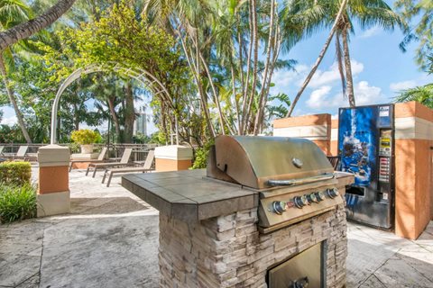 Promenade at Aventura Apartments Photo