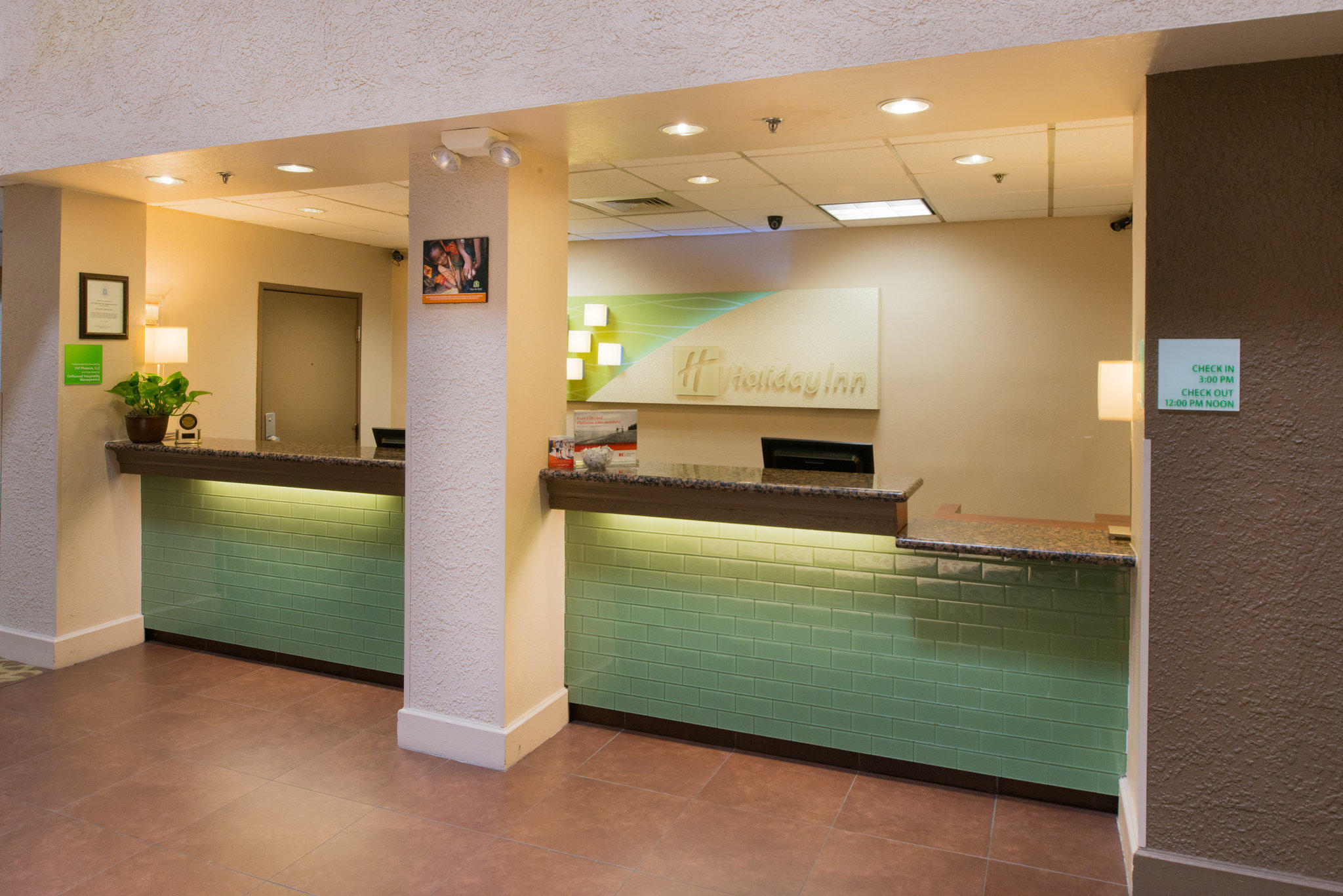 Holiday Inn Phoenix-West Photo