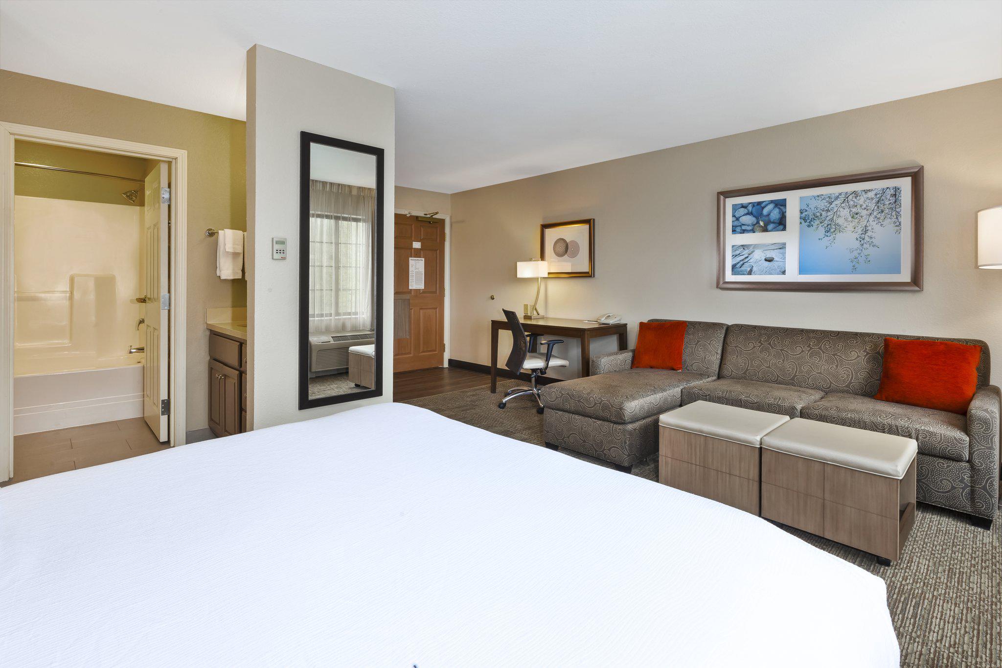 Staybridge Suites Kalamazoo Photo