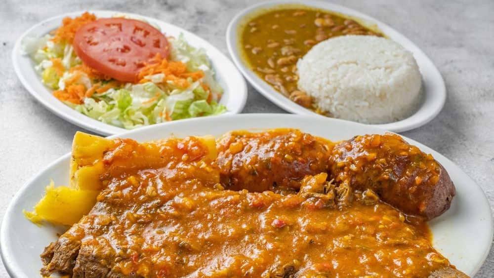 Sobrebarriga en Salsa / Flank Steak on a House Sauce